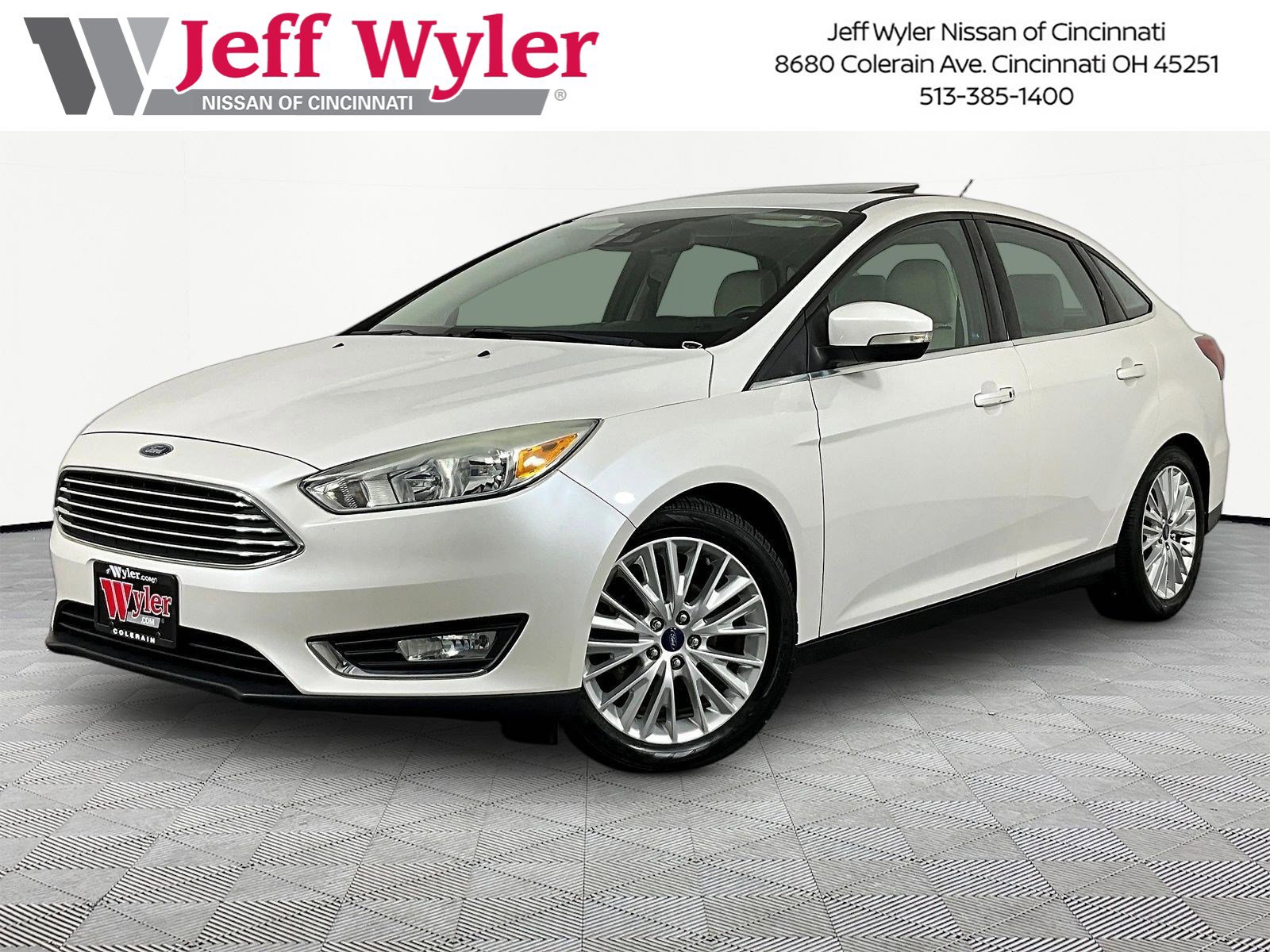 2015 Ford Focus Sedan Titanium's photo