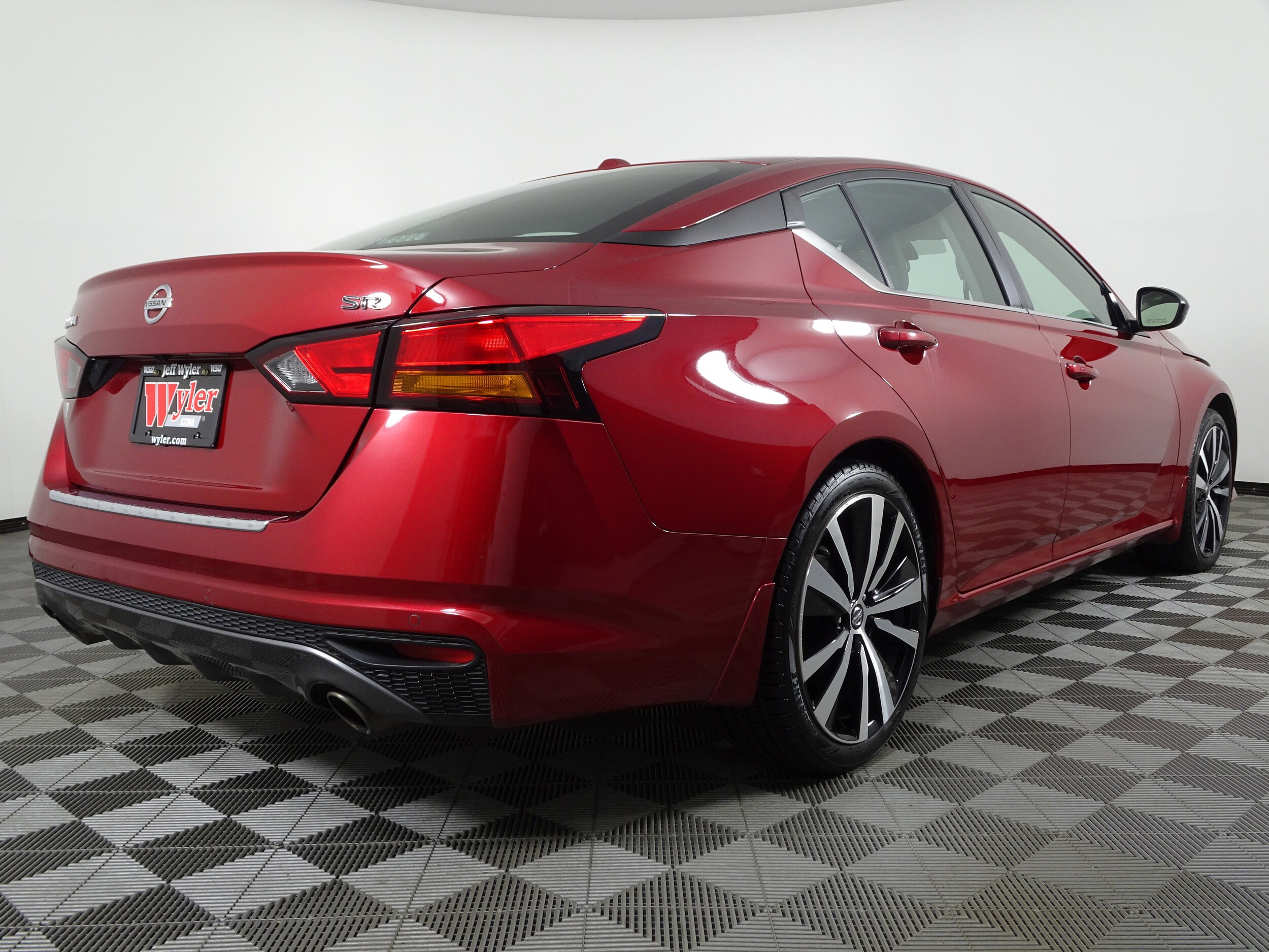 2022 Nissan Altima 2.5 SR photo 3