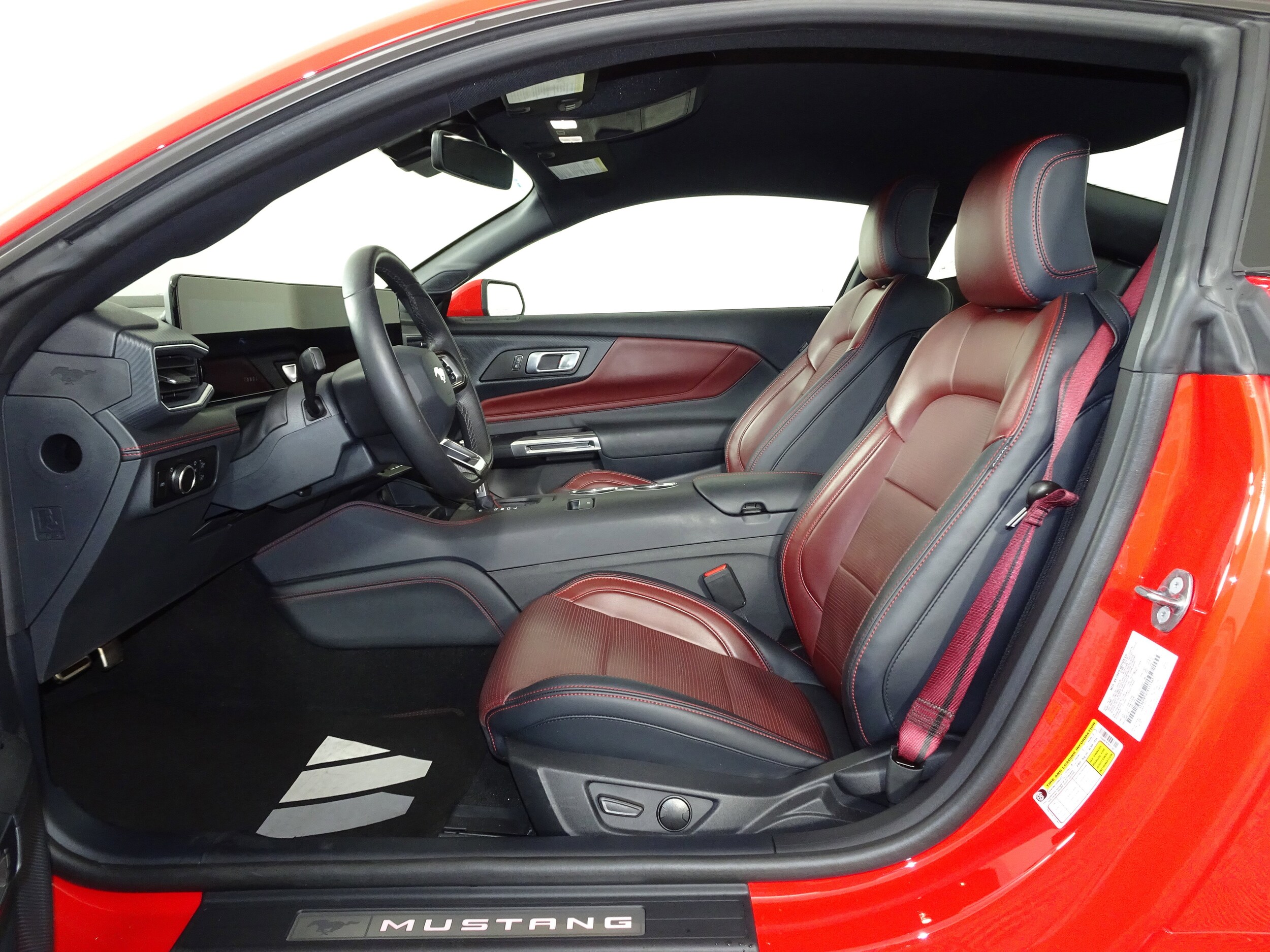 2024 Ford Mustang EcoBoost Premium photo 4