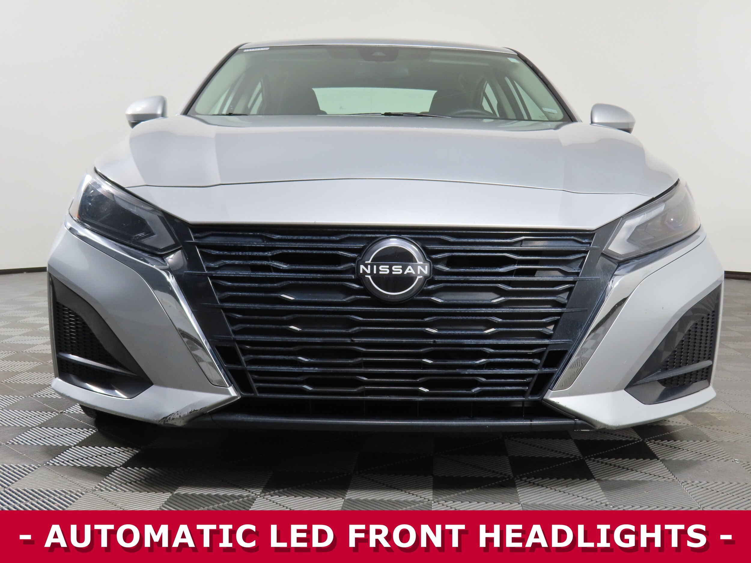 2023 Nissan Altima 2.5 SV photo 2