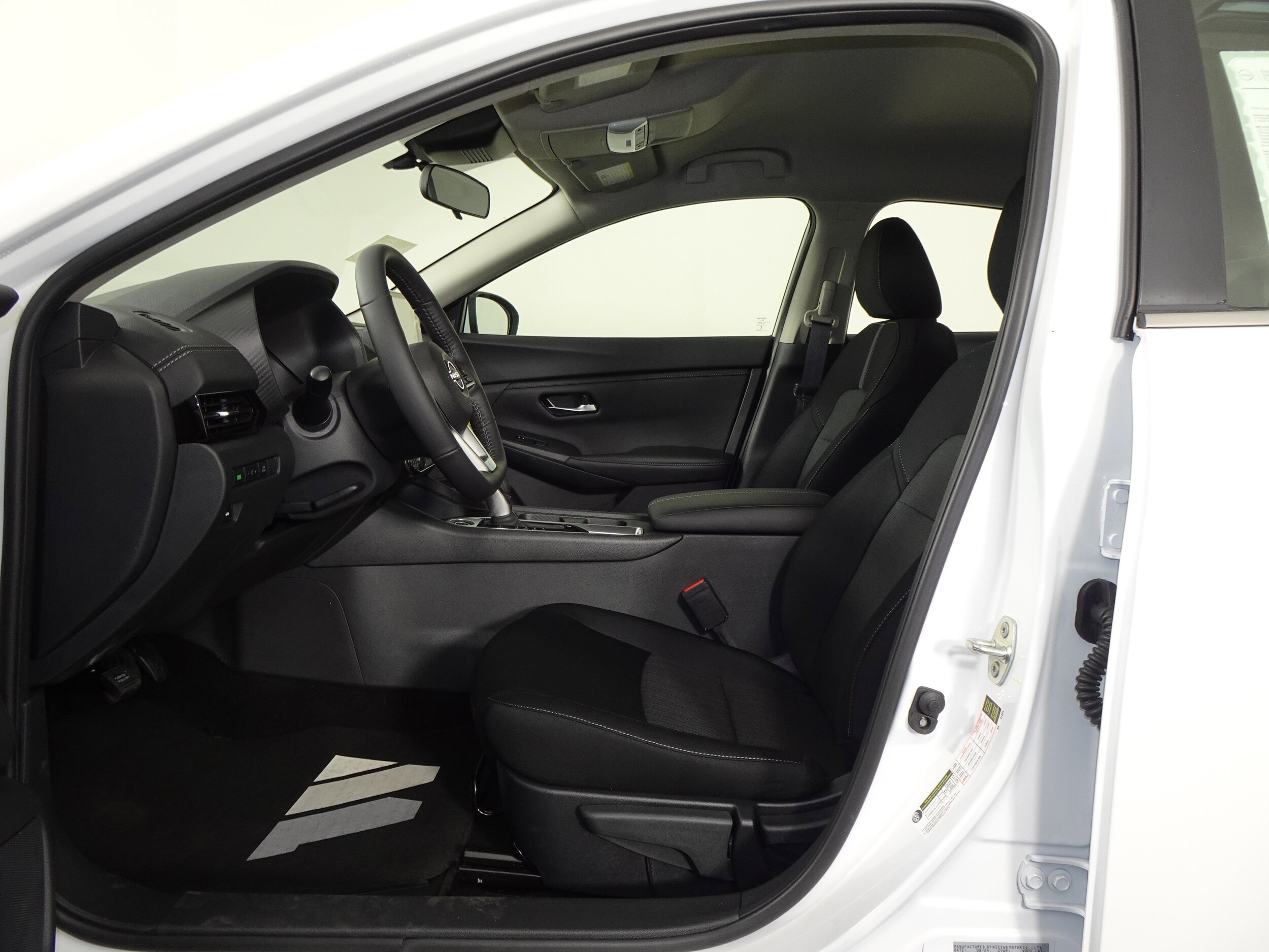 2025 Nissan Sentra SV photo 3