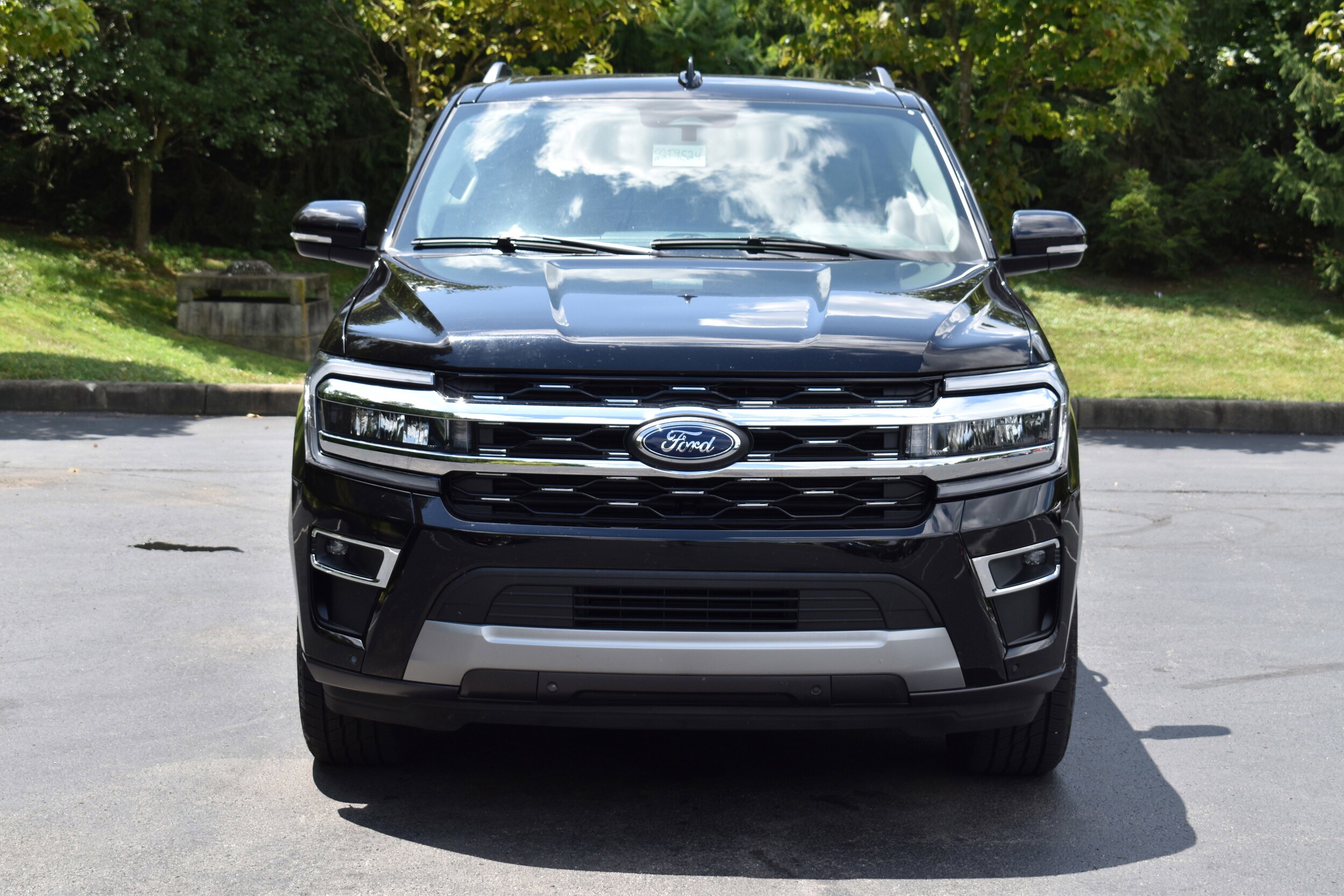 2024 Ford Expedition MAX Limited photo 2