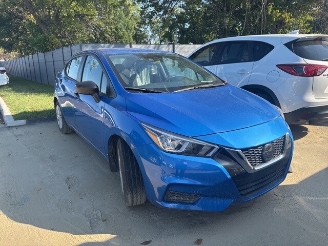 2021 Nissan Versa 1.6 S photo 2