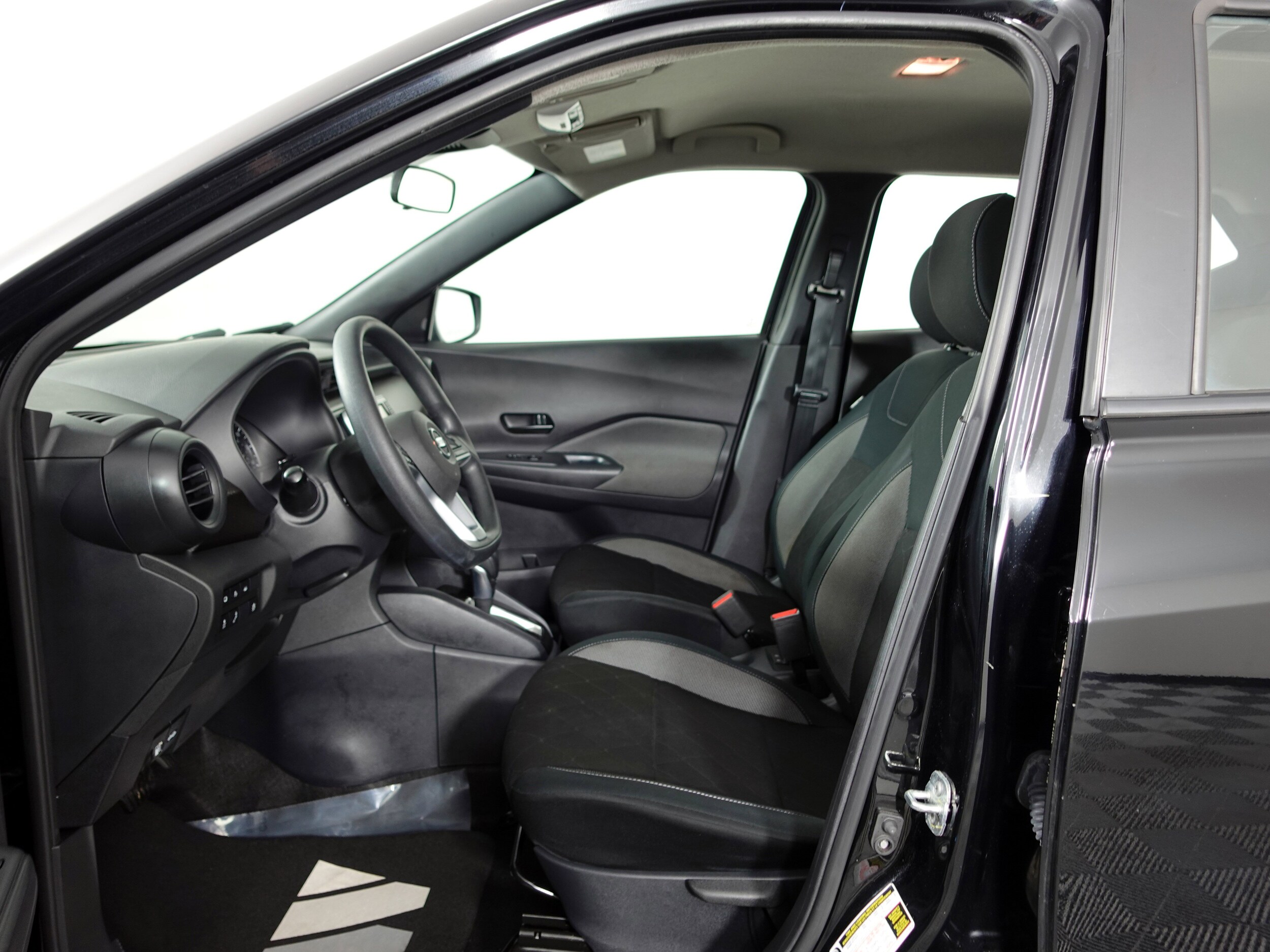 2020 Nissan Kicks S photo 4