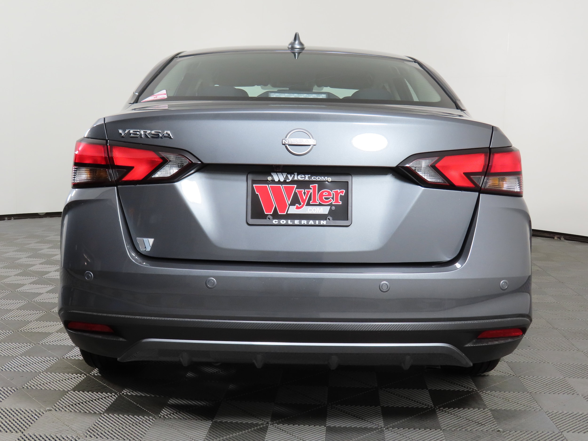 2025 Nissan Versa Sedan SV - Photo 18