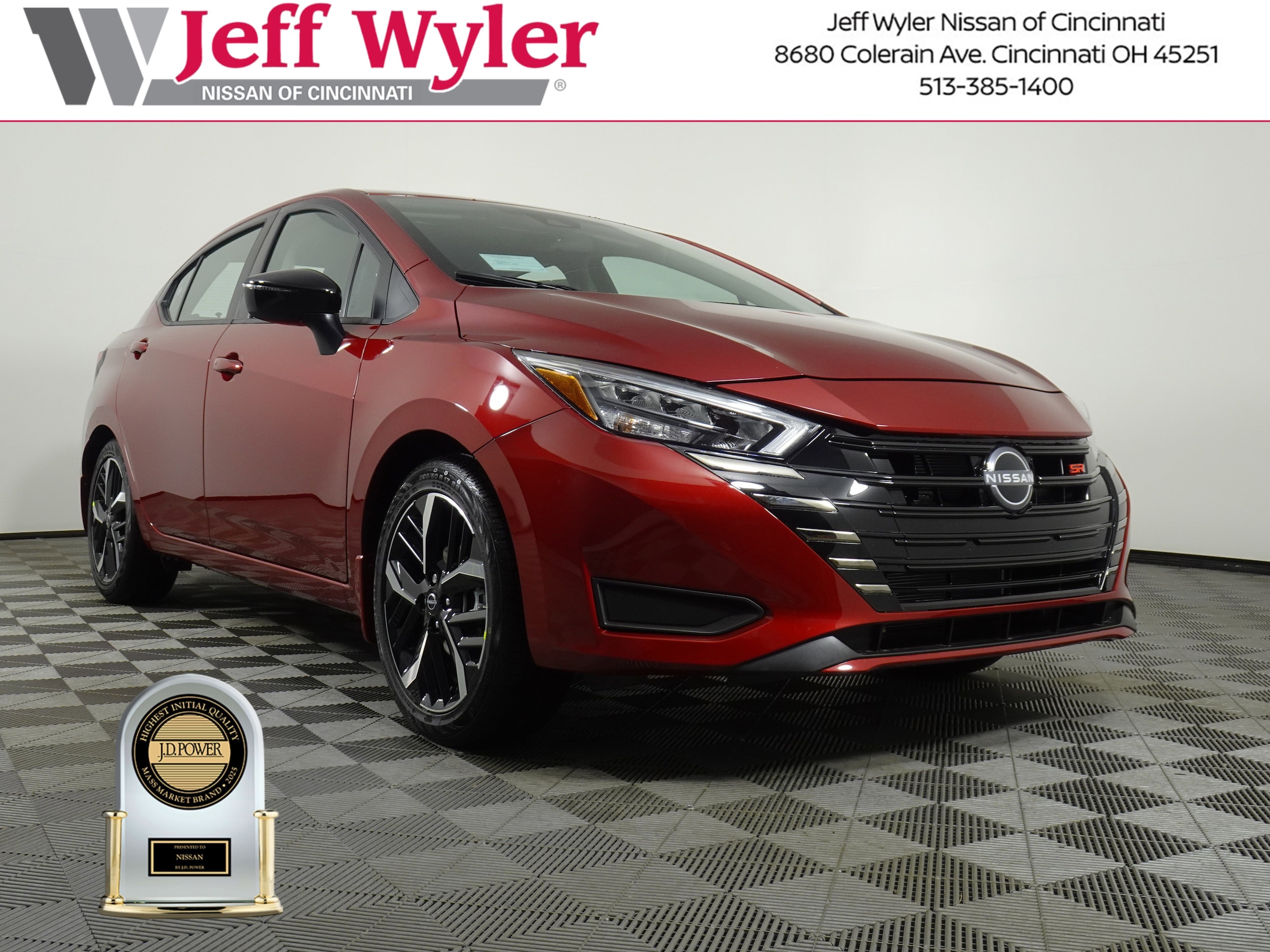 2025 Nissan Versa Sedan SR's photo