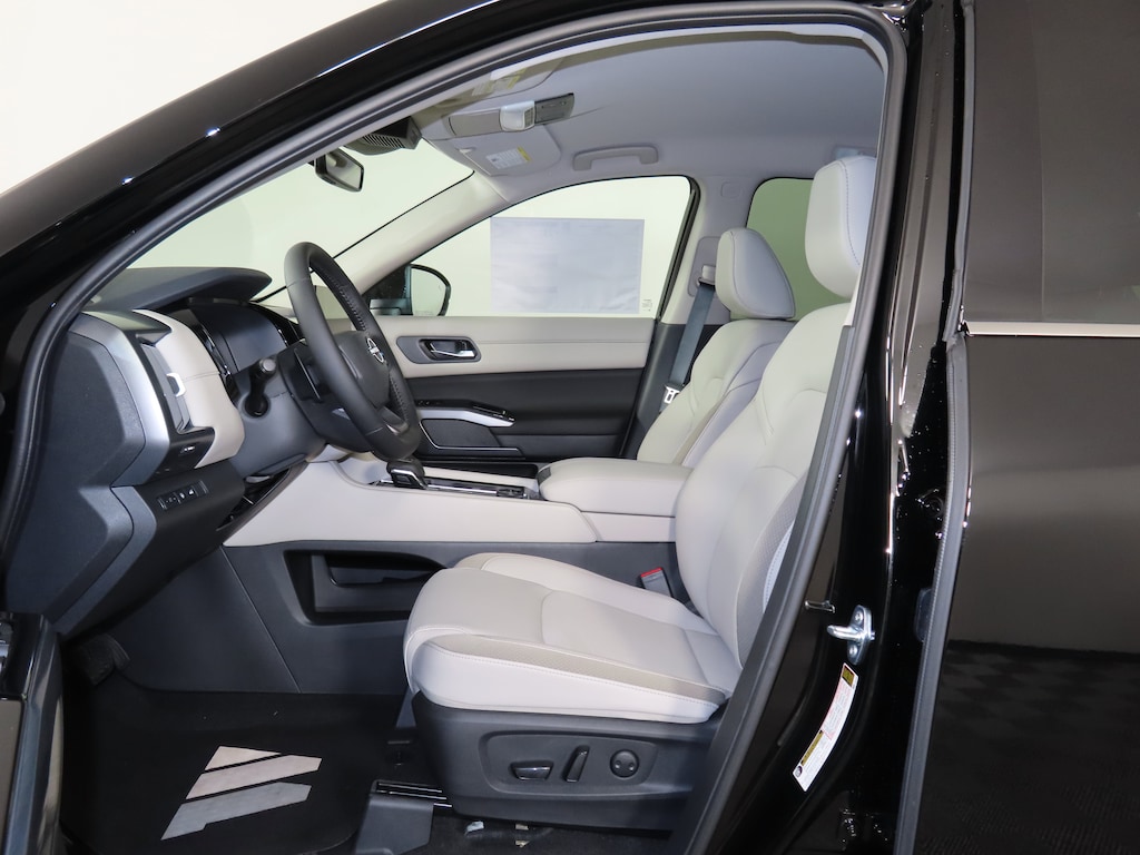 New 2026 Nissan Pathfinder SL SUV