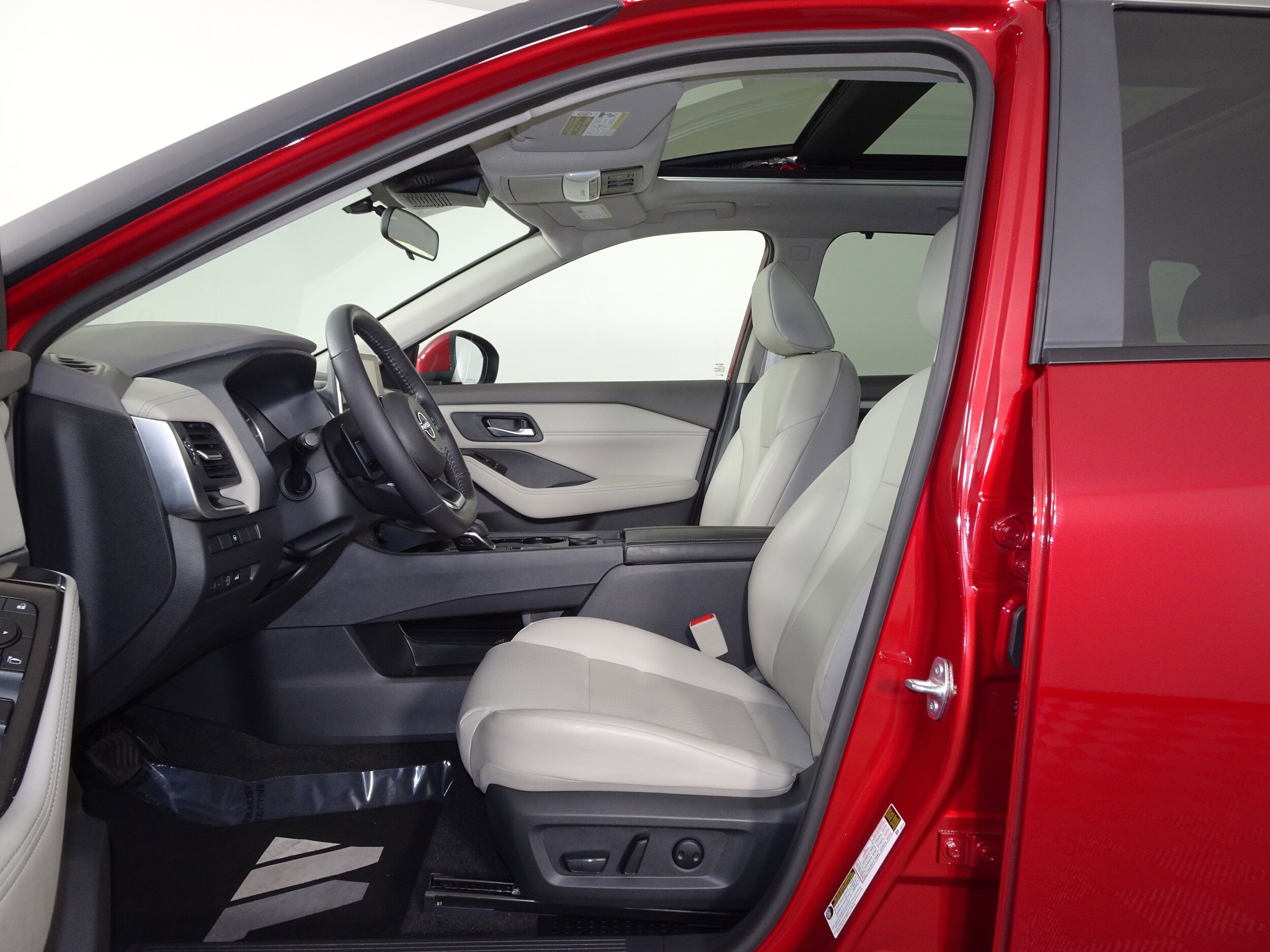 2023 Nissan Rogue SV photo 4