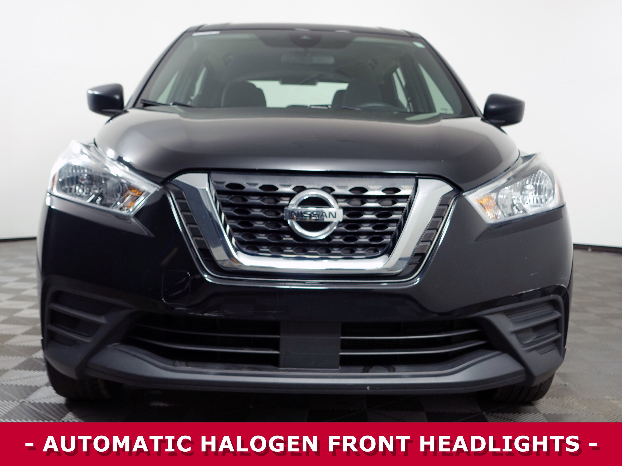 2020 Nissan Kicks S photo 2