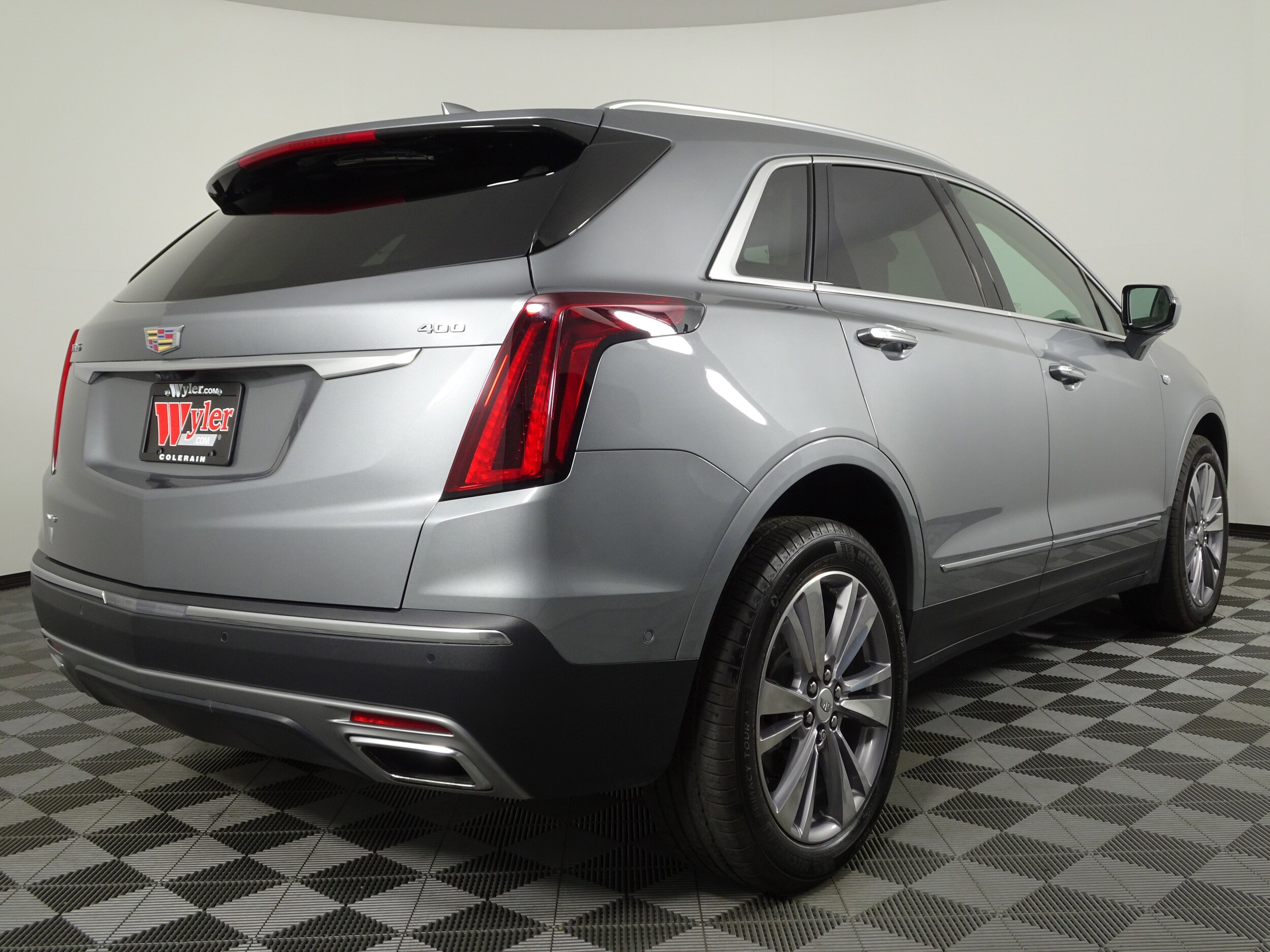 2024 Cadillac XT5 Premium Luxury photo 3