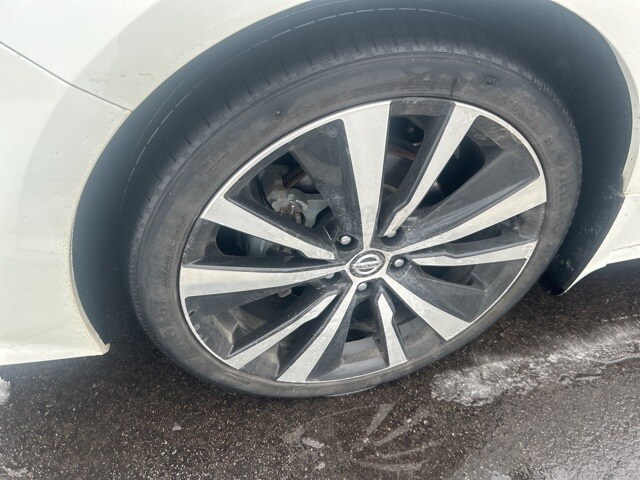 2019 Nissan Altima 2.5 Platinum photo 2