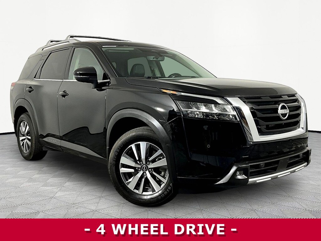 Used 2024 Nissan Pathfinder SL SUV