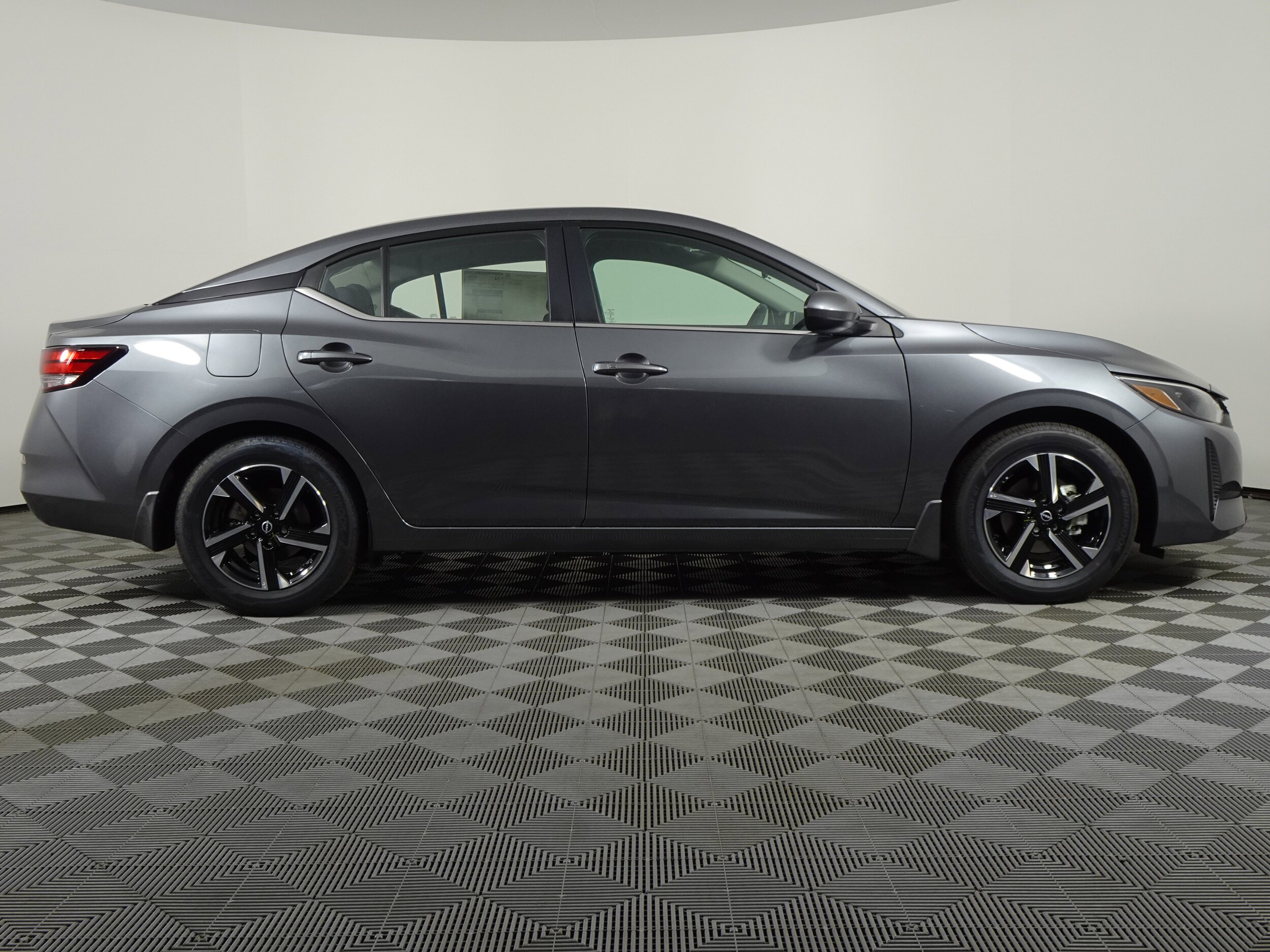 2025 Nissan Sentra SV photo 2