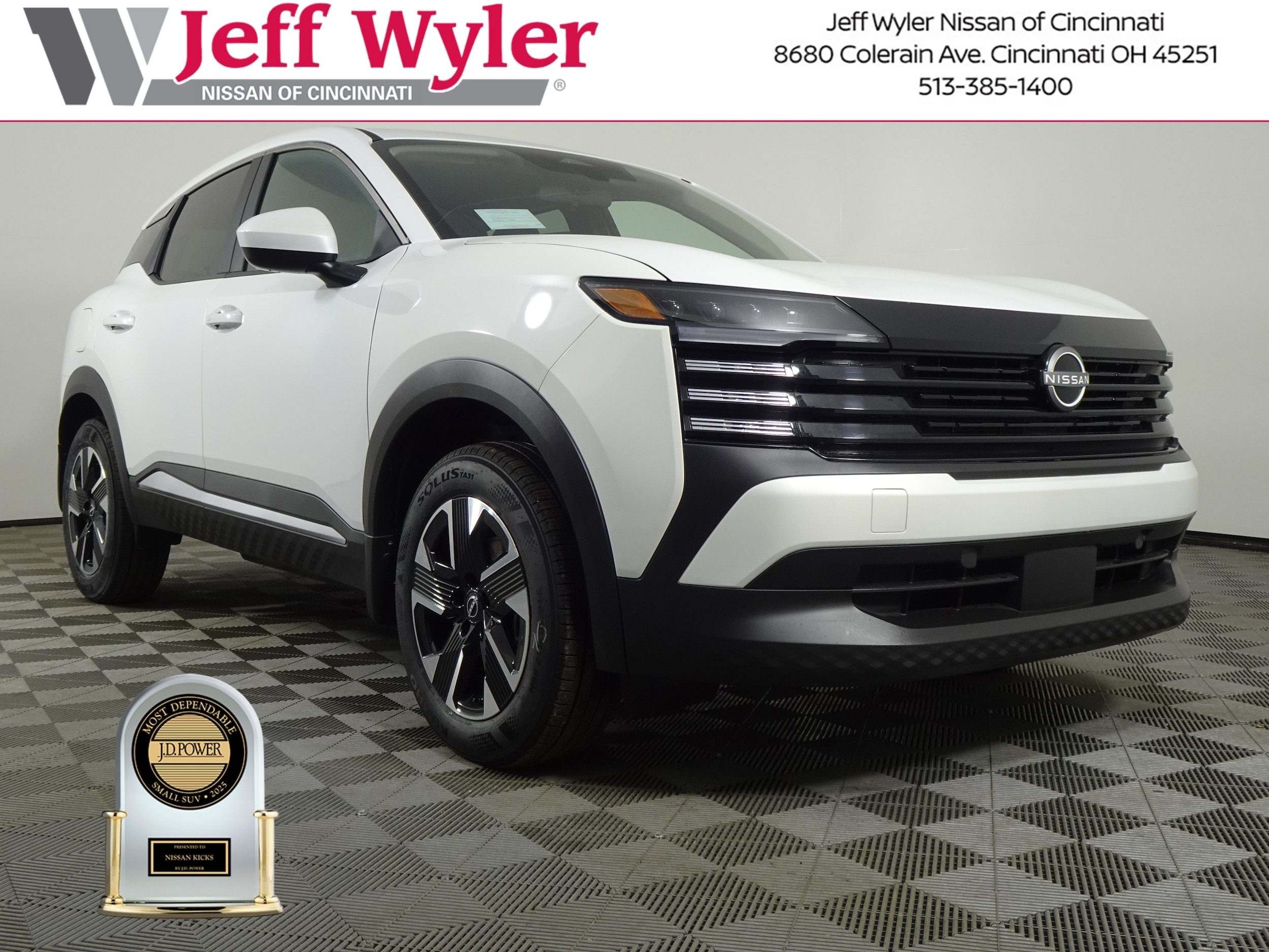 2025 Nissan Kicks SV AWD's photo