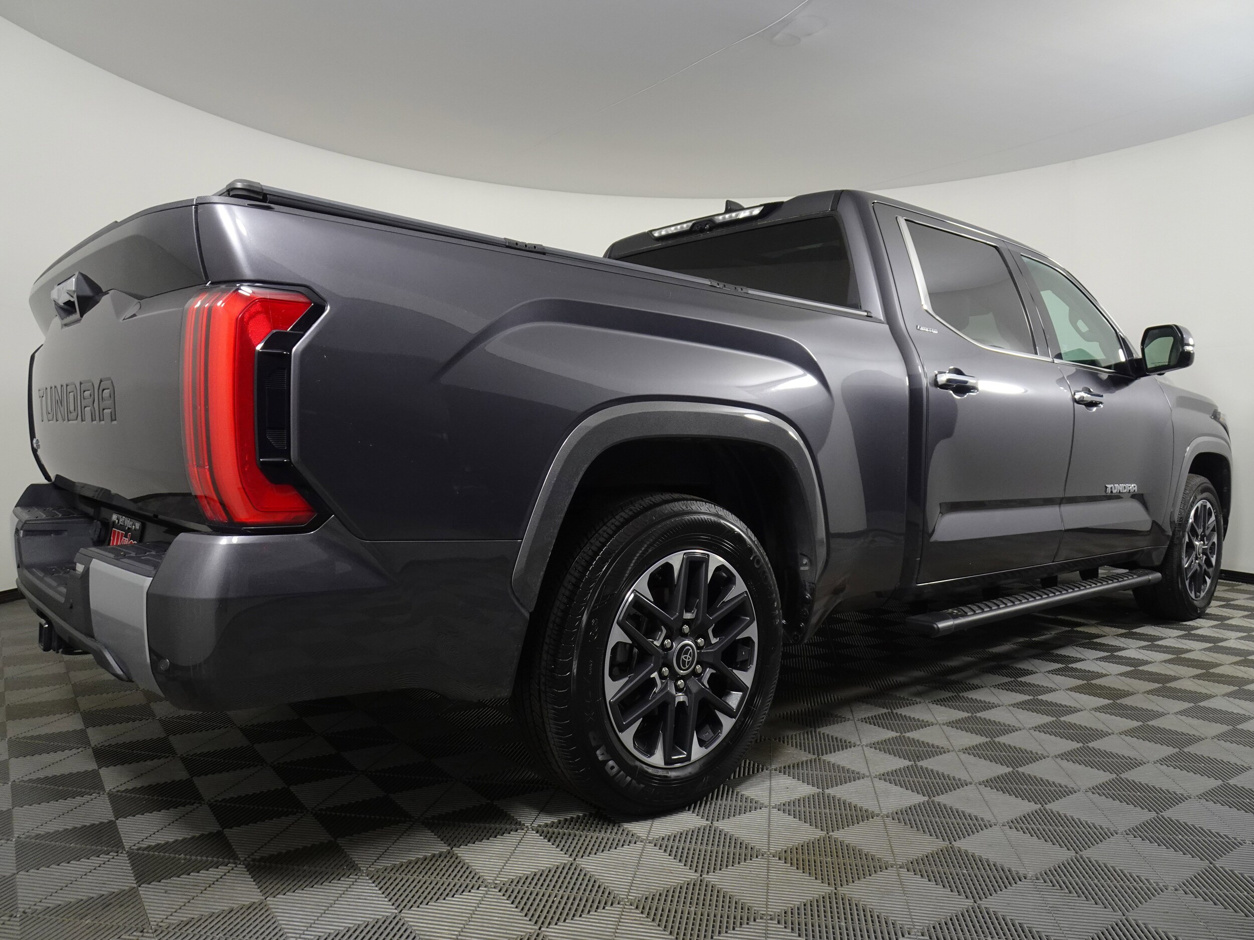 2023 Toyota Tundra Limited CrewMax photo 3
