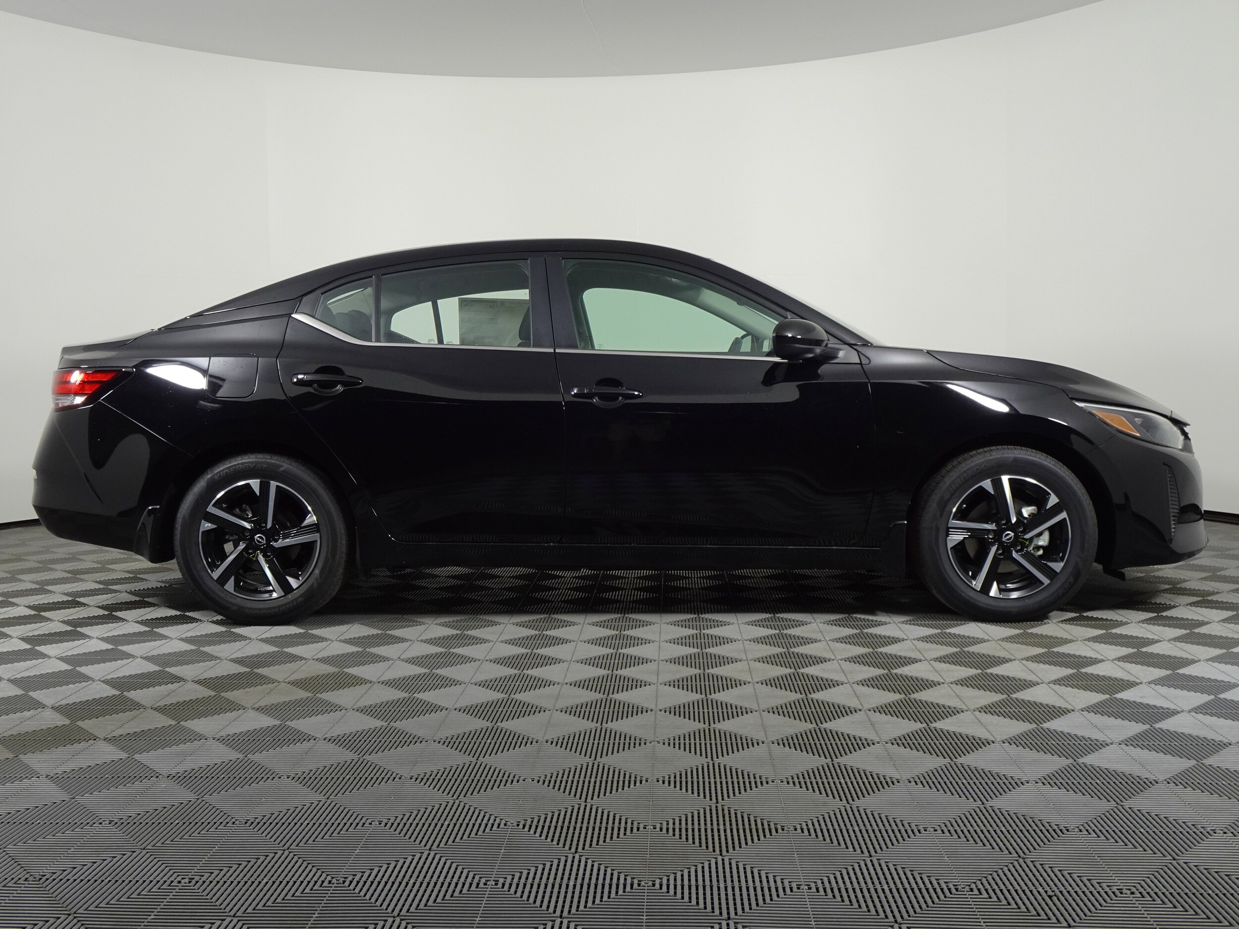 2025 Nissan Sentra SV photo 2