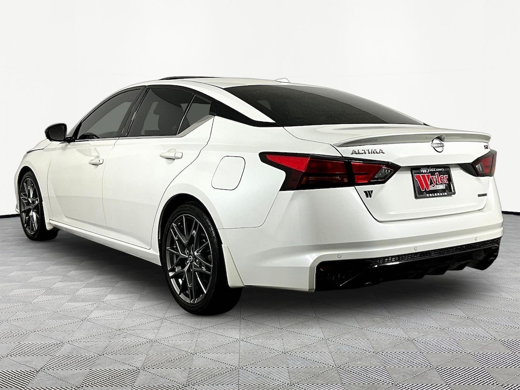Used 2024 Nissan Altima 2.0 SR Sedan