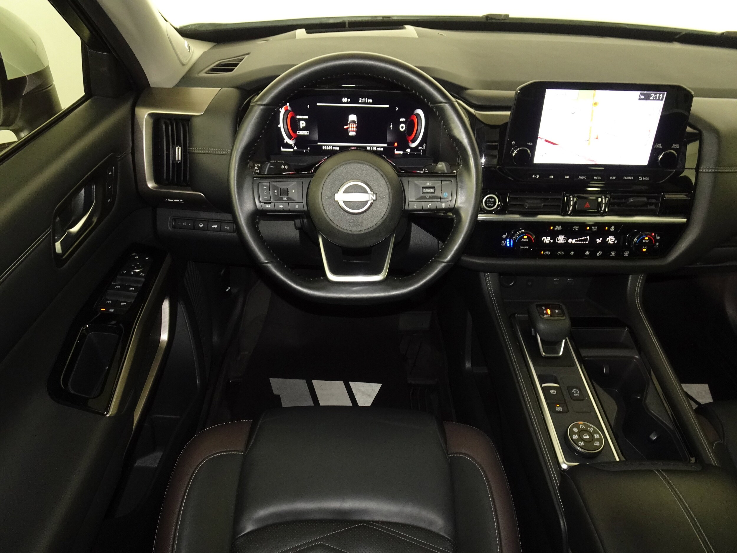2023 Nissan Pathfinder Platinum photo 4