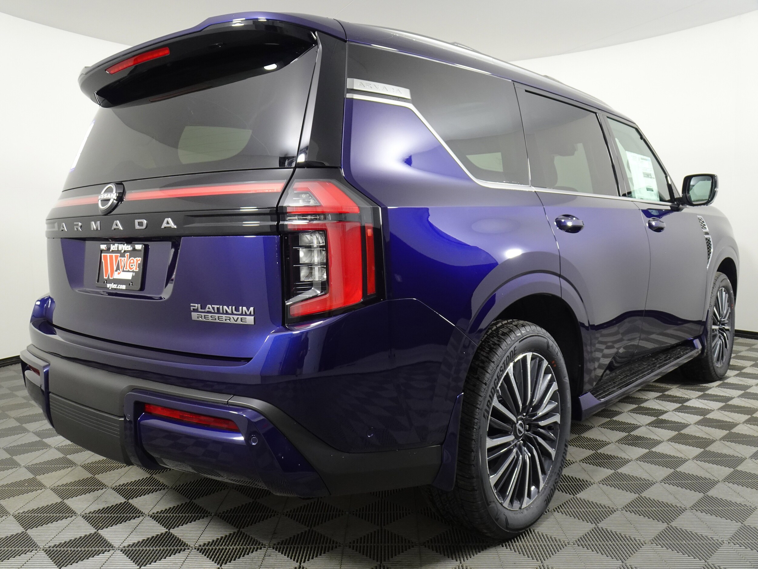 2025 Nissan Armada Platinum Reserve photo 3
