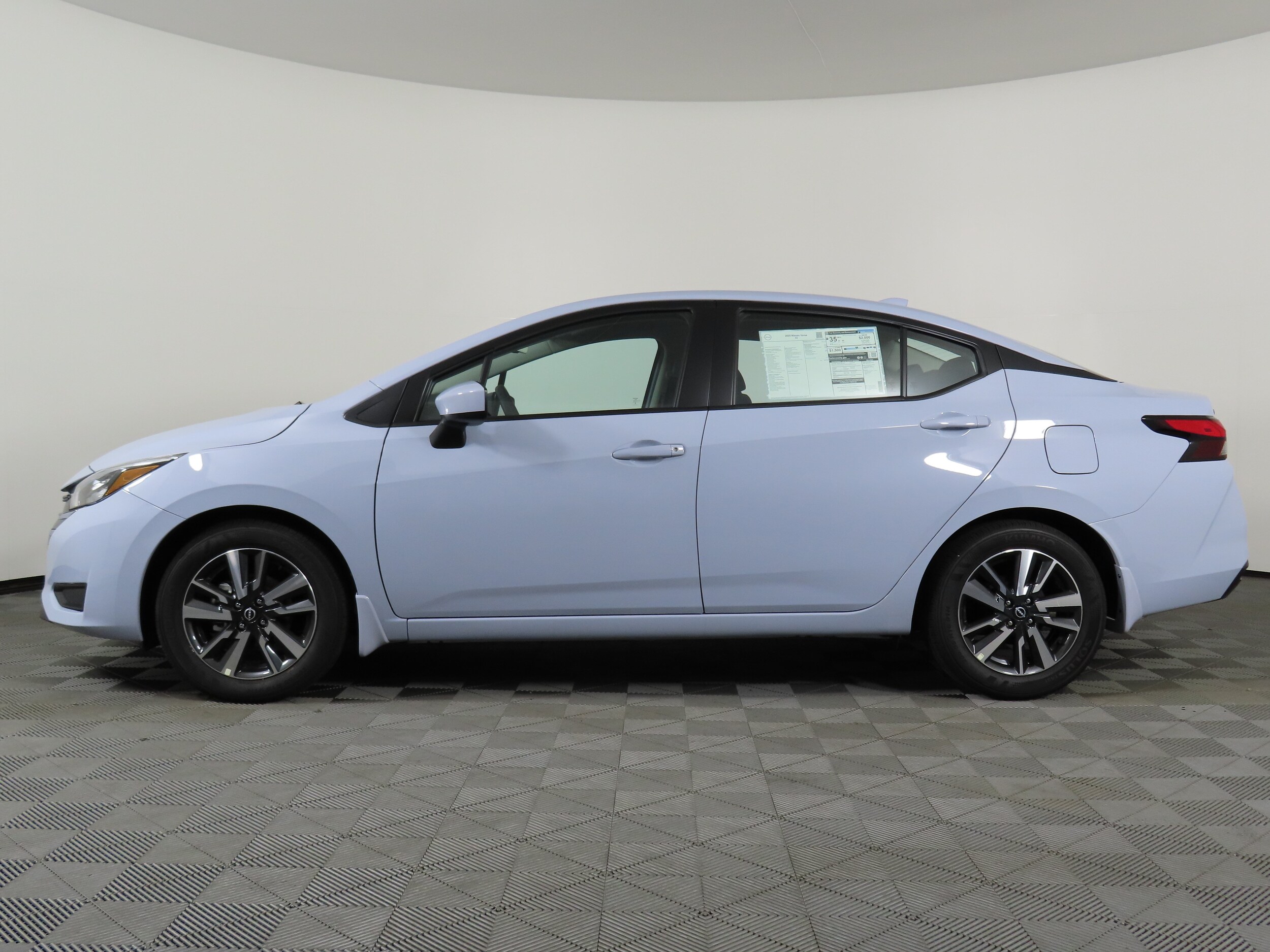 2025 Nissan Versa Sedan SV - Photo 15