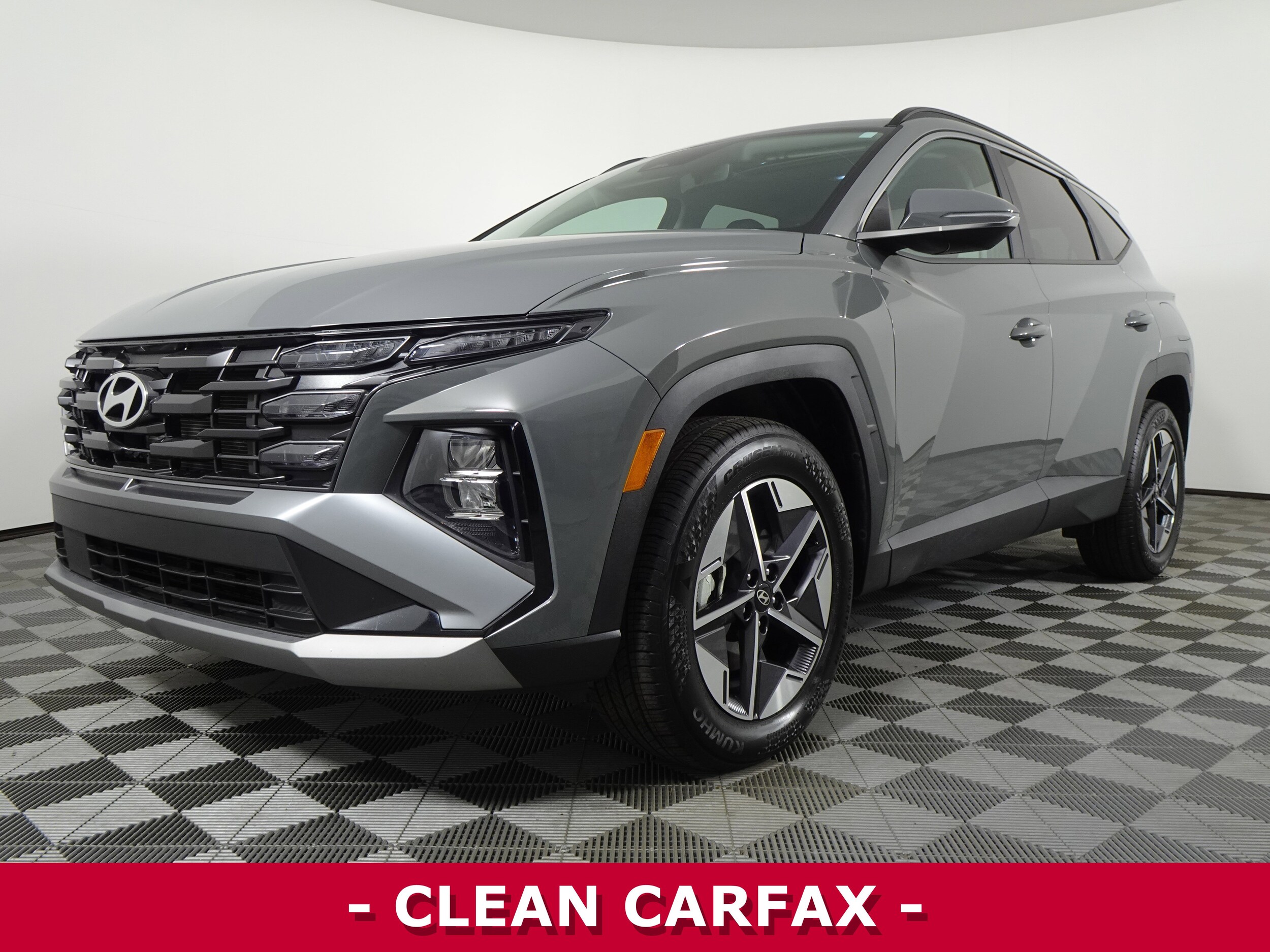 2025 Hyundai Tucson SEL Convenience photo 3