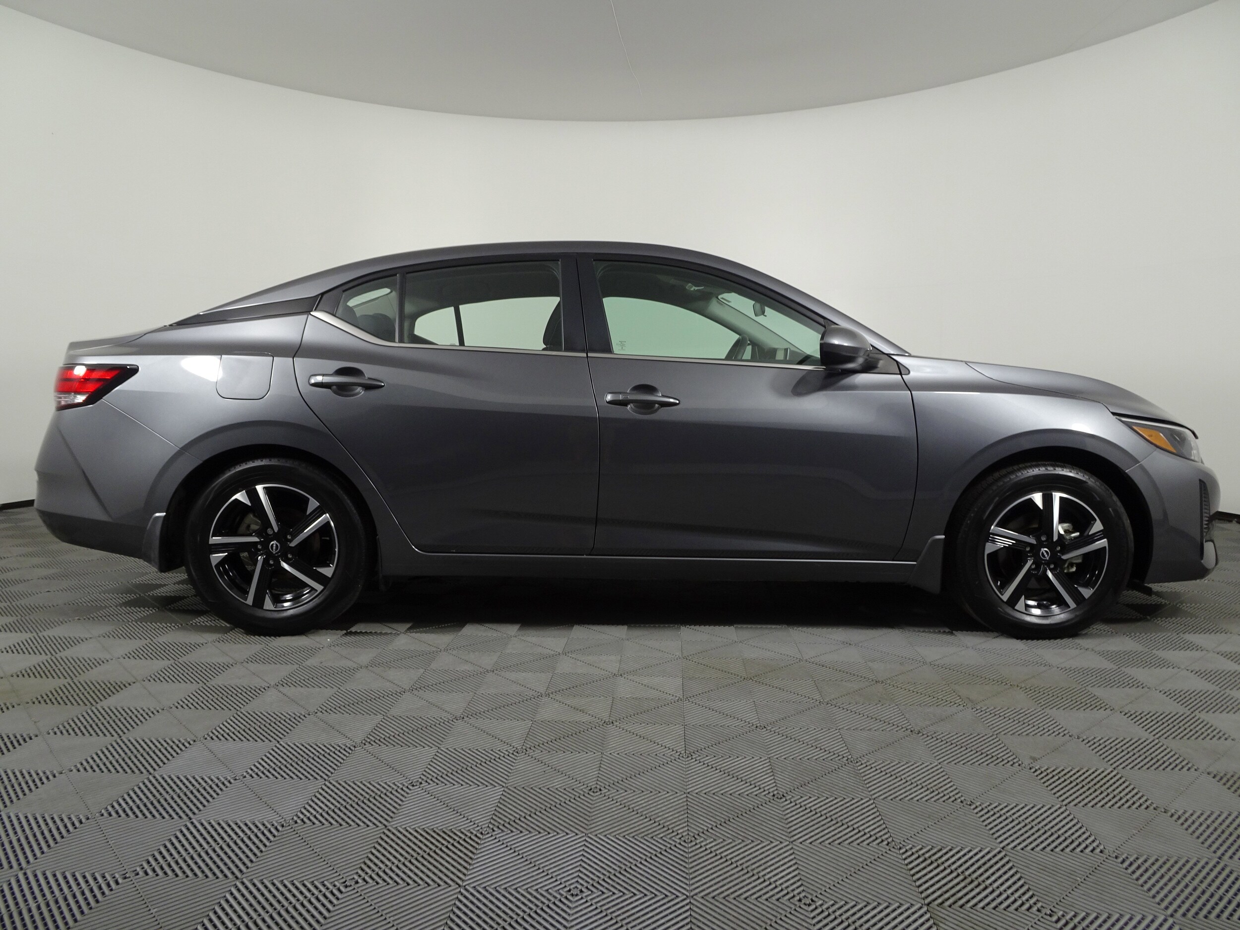 2025 Nissan Sentra SV photo 2