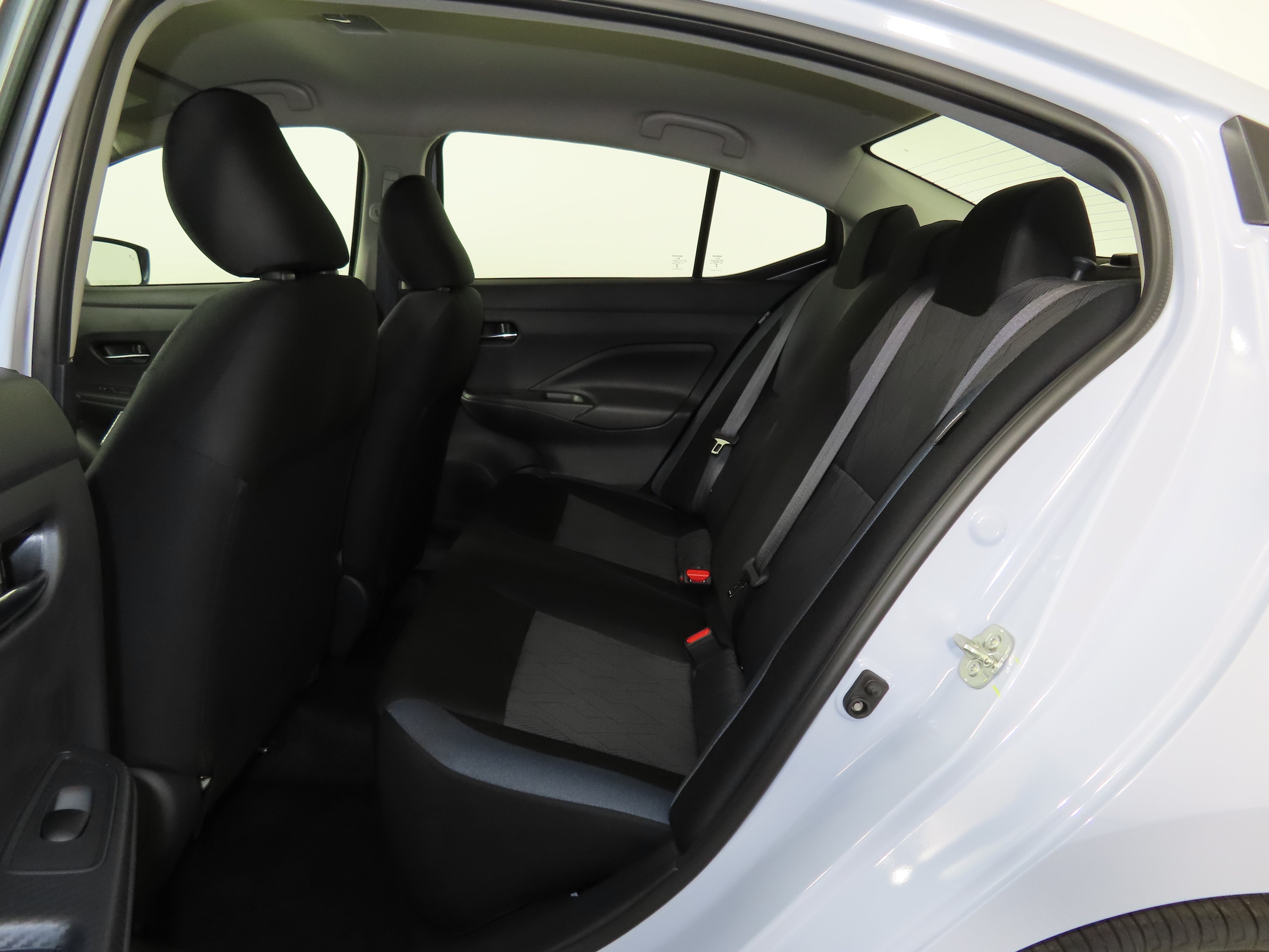 2025 Nissan Versa Sedan SV - Photo 7