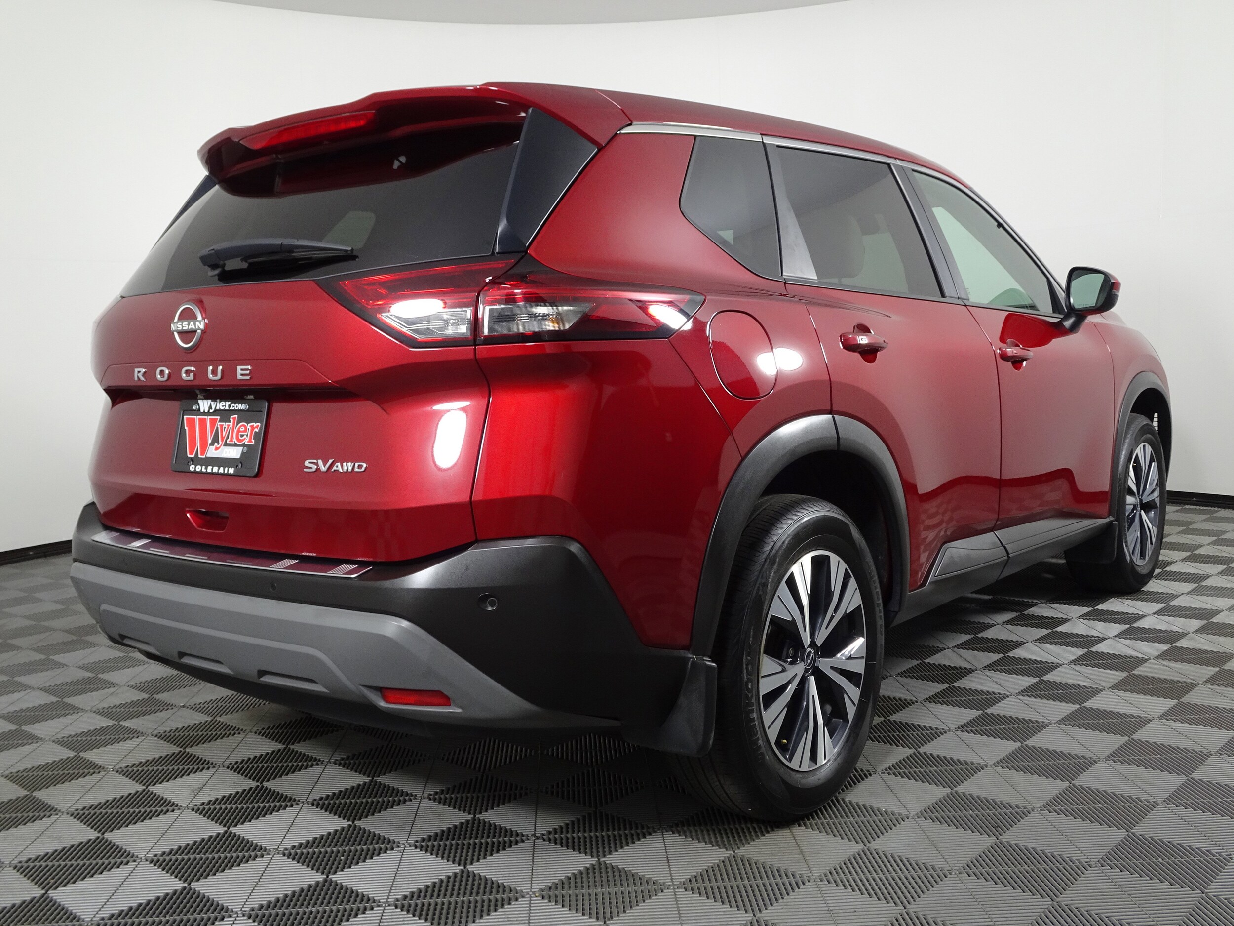2022 Nissan Rogue SV photo 2