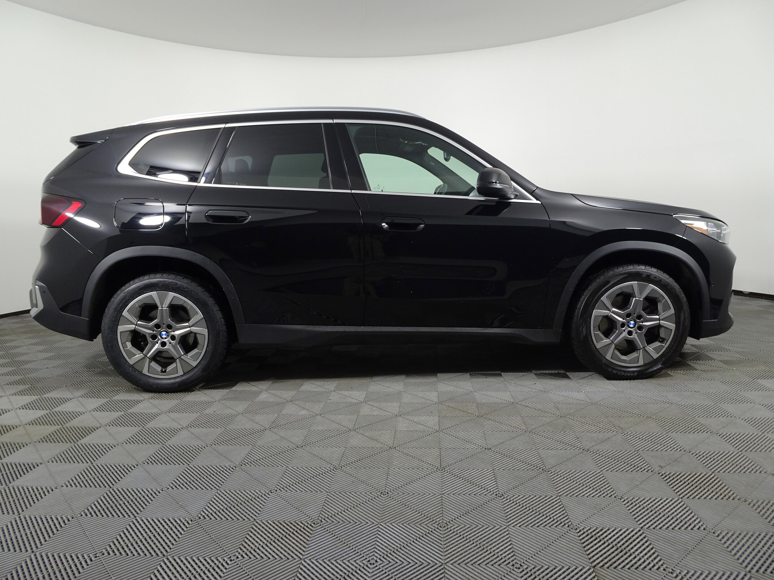 2023 Bmw X1 XDrive28i photo 2