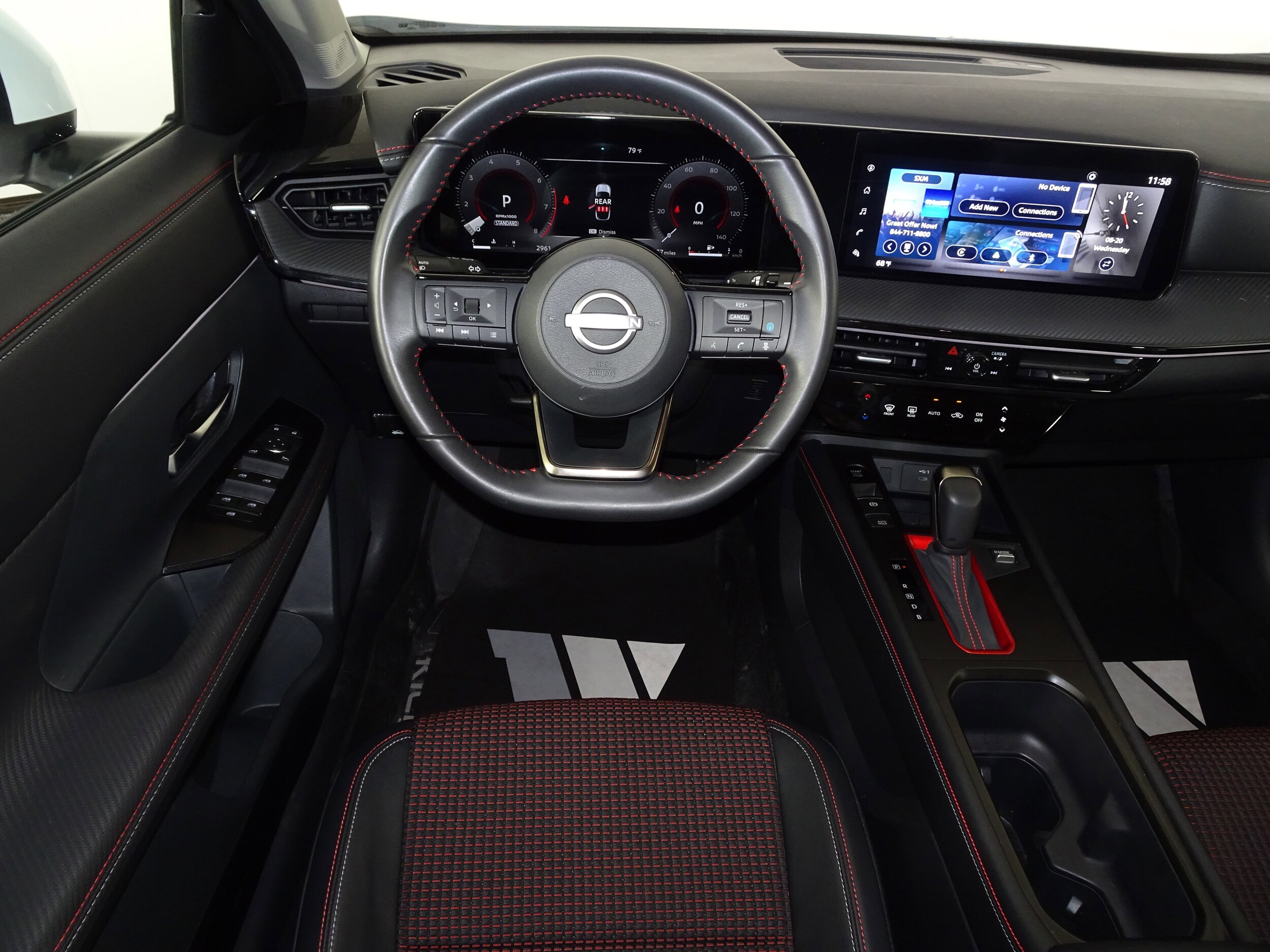 2025 Nissan Kicks SR photo 2