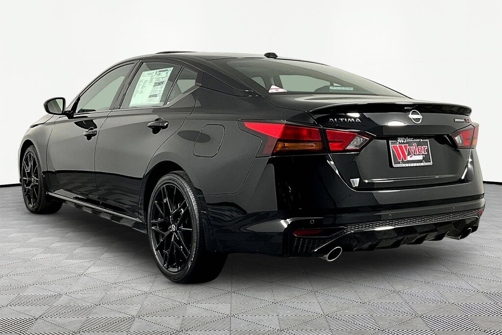 New 2026 Nissan Altima SR Sedan