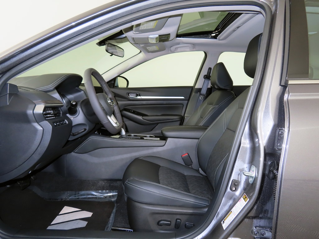 New 2025 Nissan Altima SL Sedan