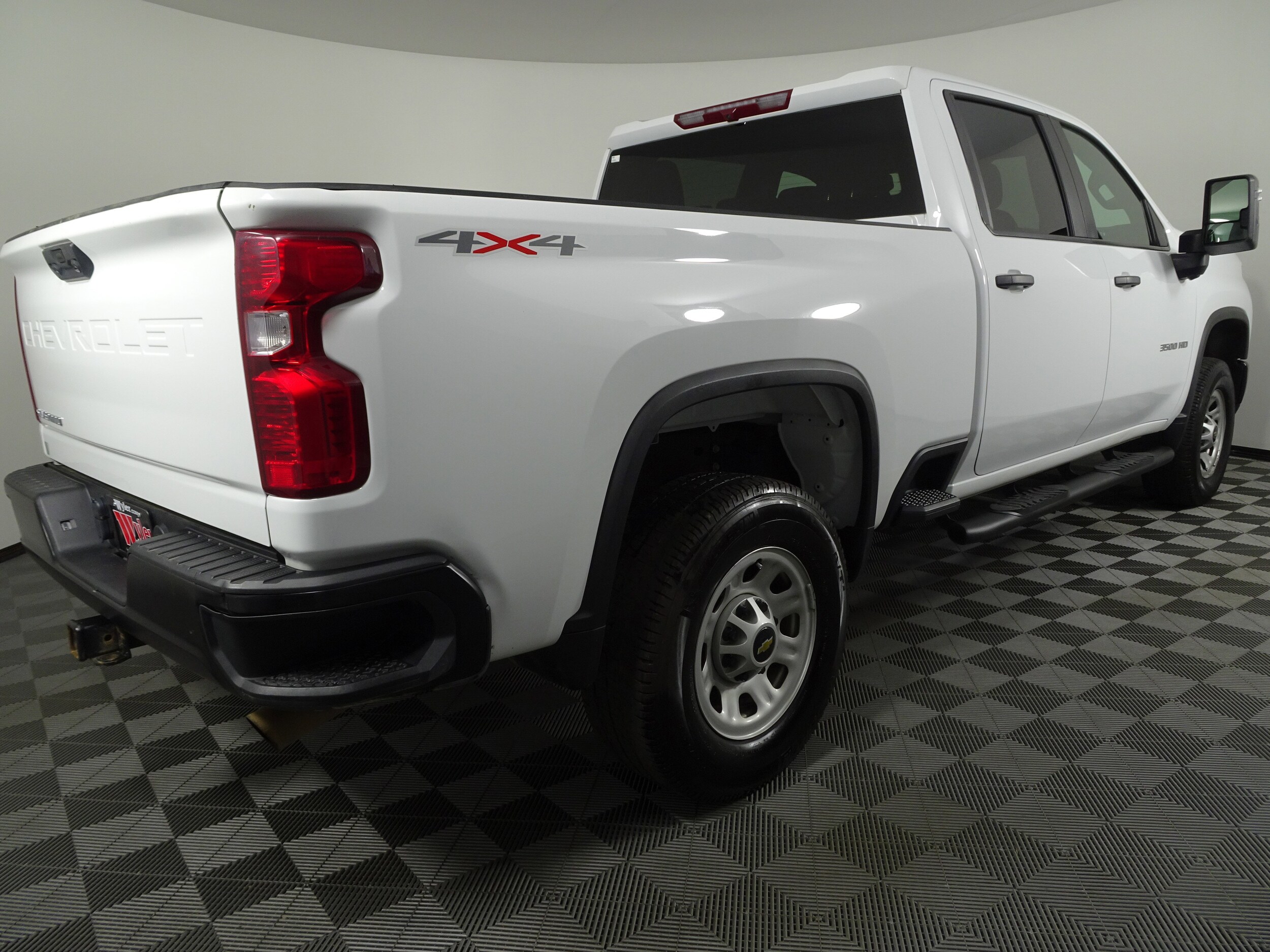 2024 Chevrolet Silverado 3500HD Work Truck photo 2