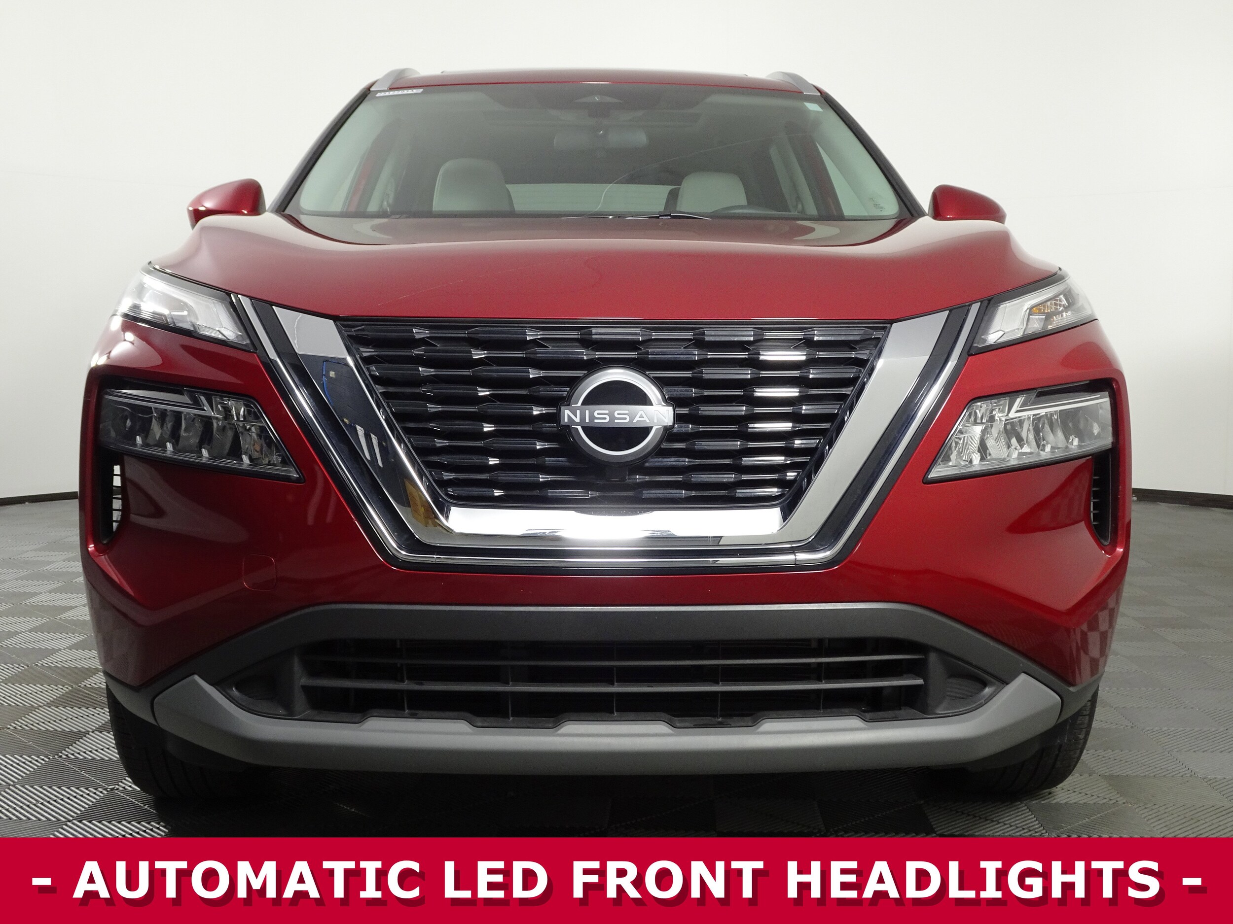 2023 Nissan Rogue SV photo 2