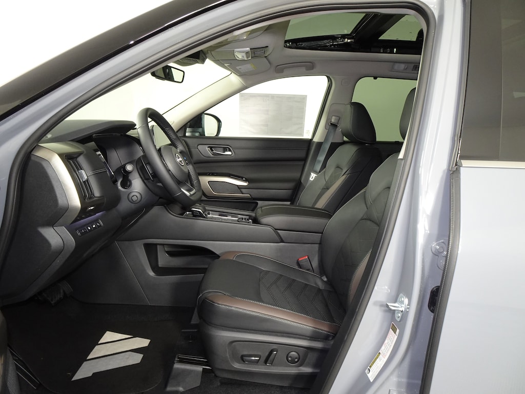 New 2025 Nissan Pathfinder Platinum SUV