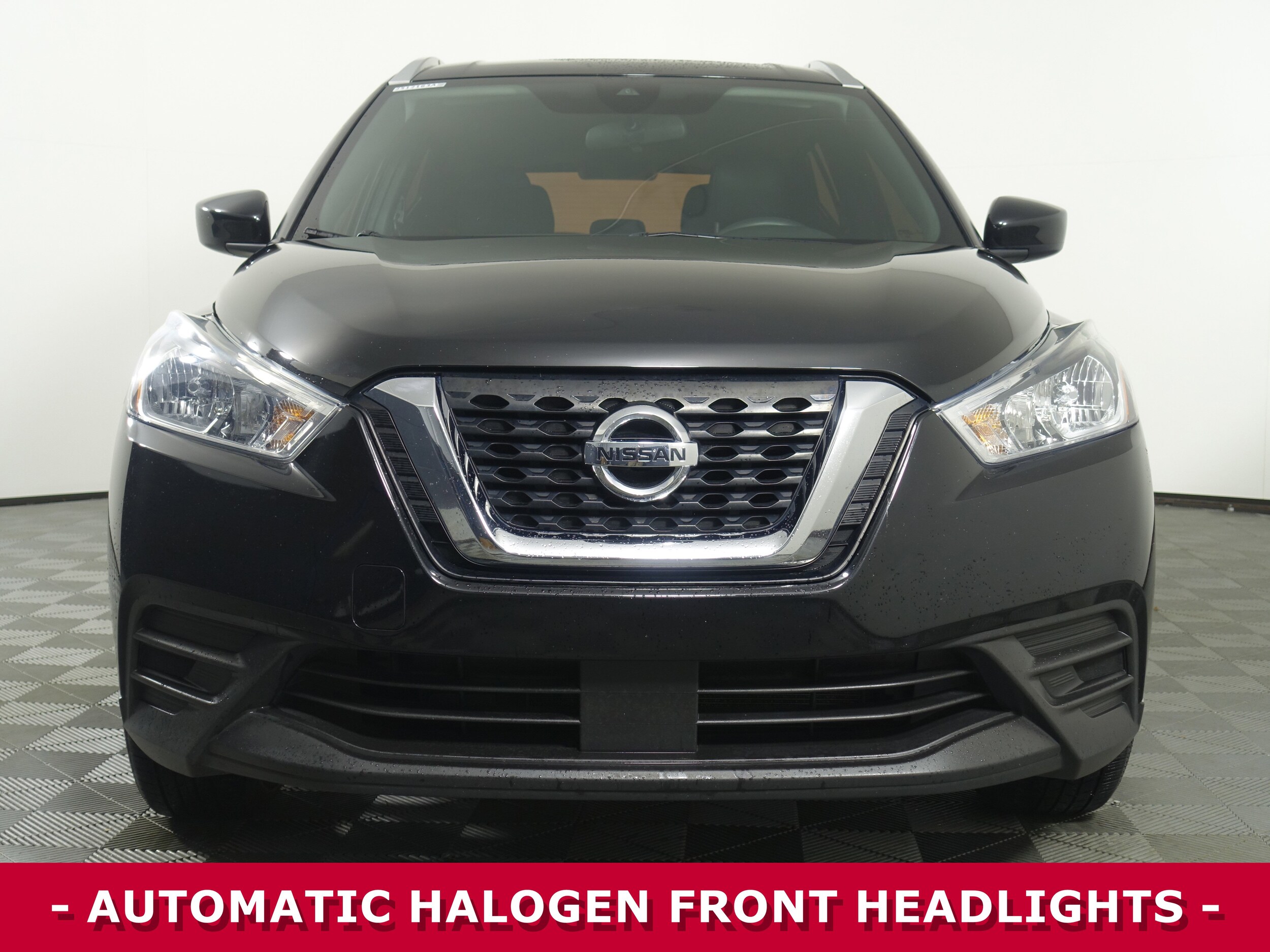 2020 Nissan Kicks SV photo 2