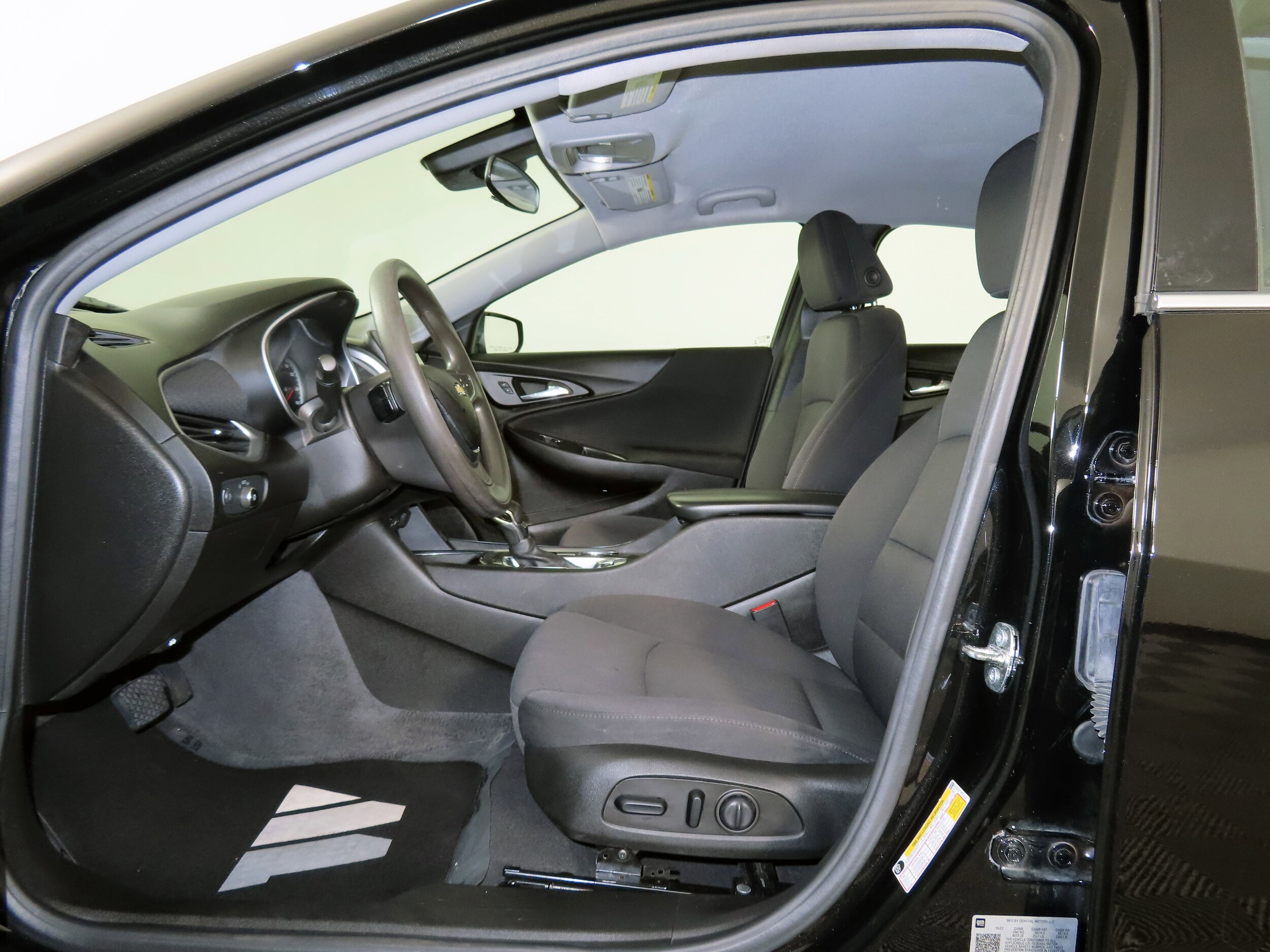 2023 Chevrolet Malibu 1LT photo 3