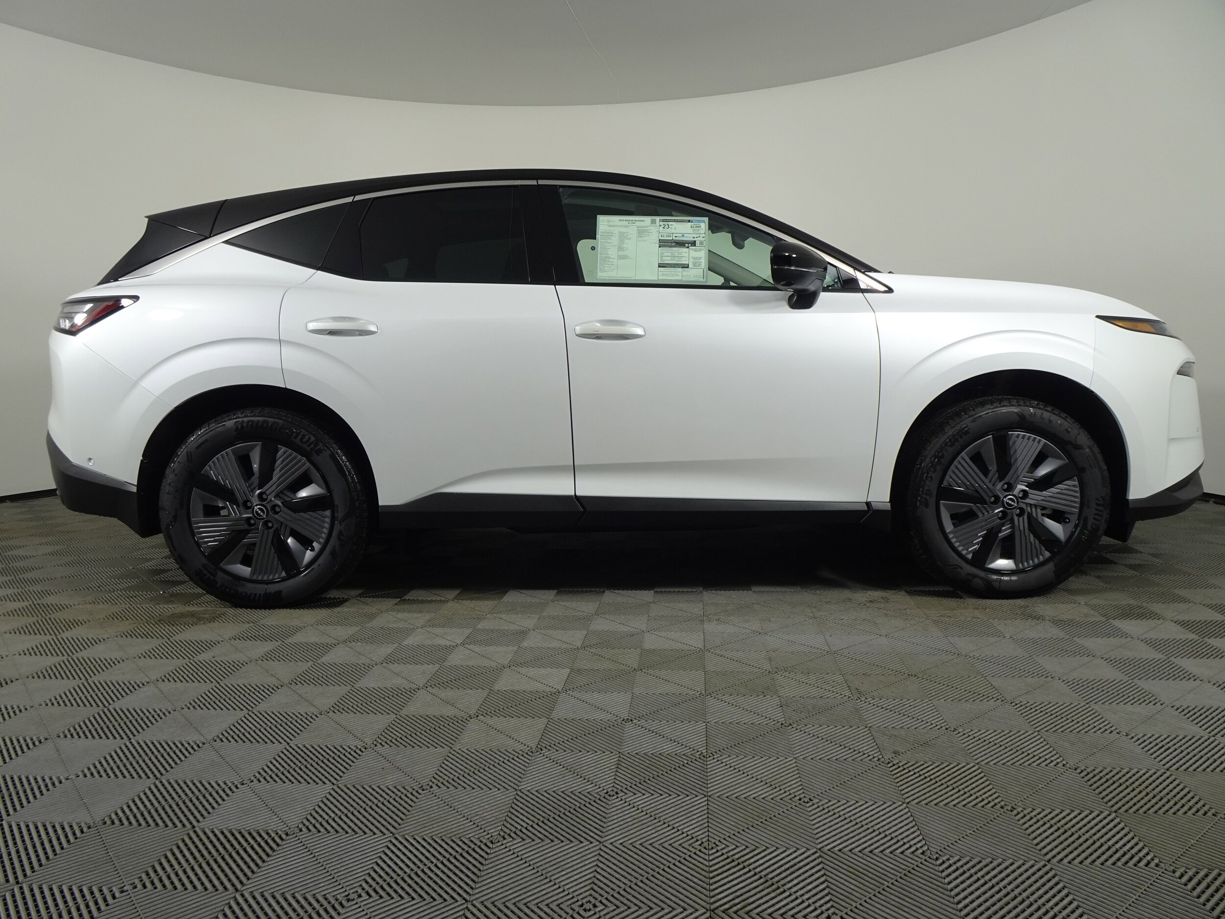 2025 Nissan Murano SL photo 2