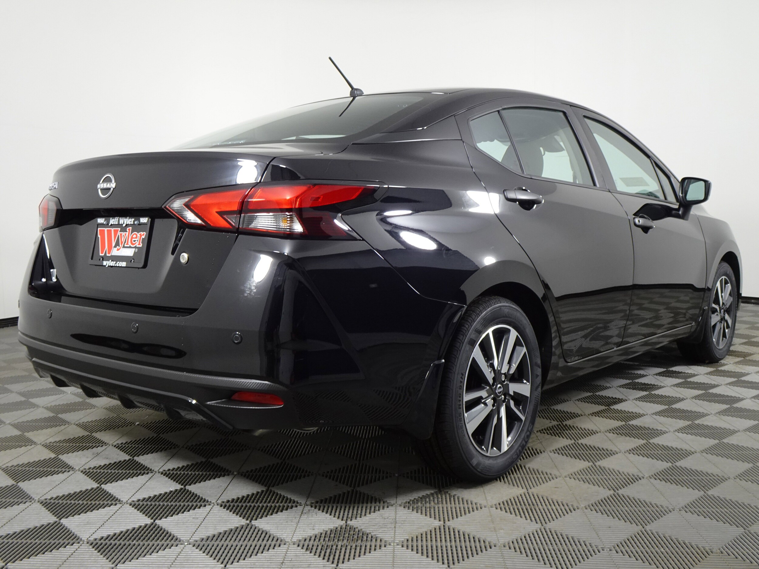 2025 Nissan Versa S photo 3