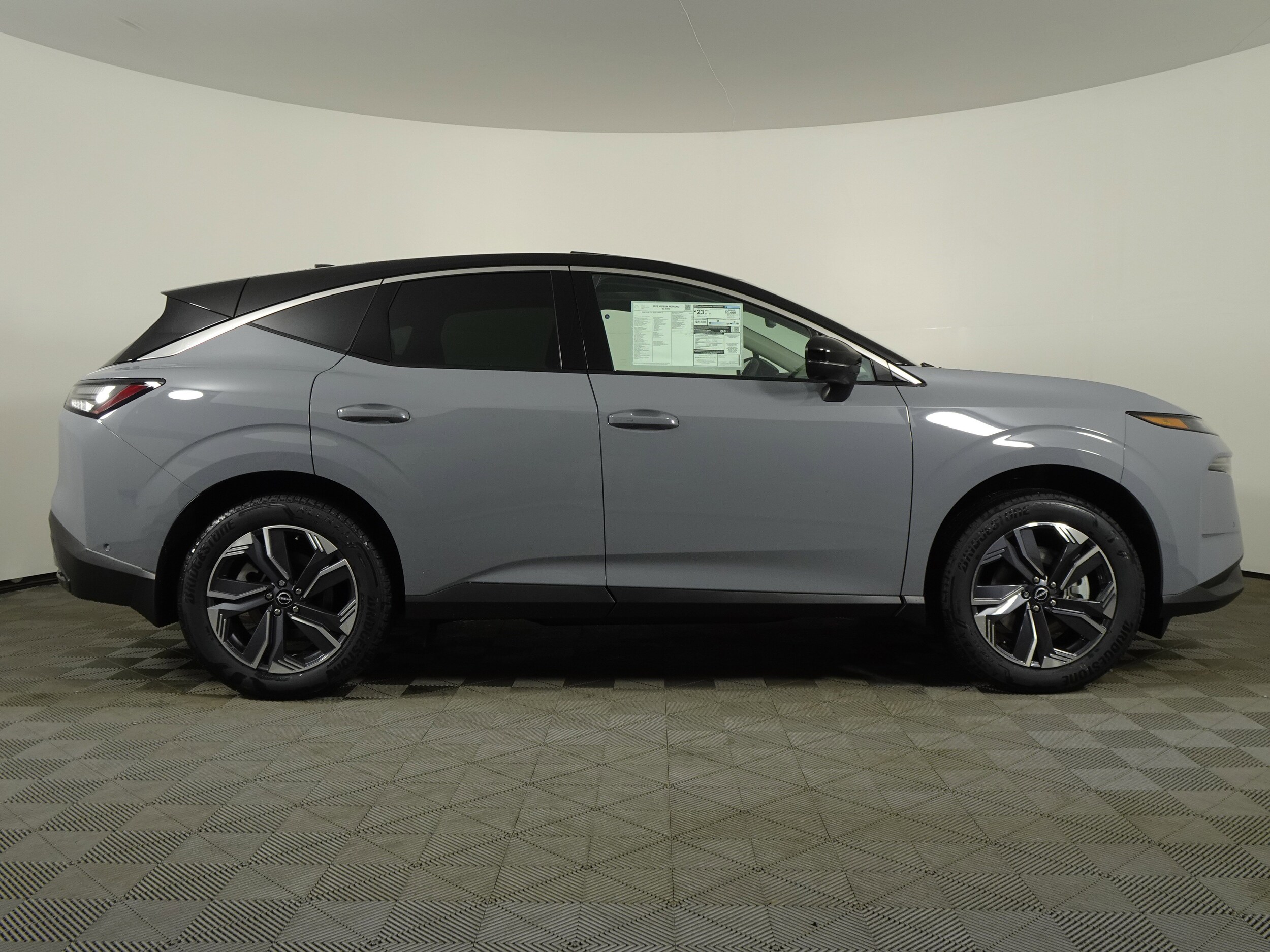 2025 Nissan Murano SL photo 2