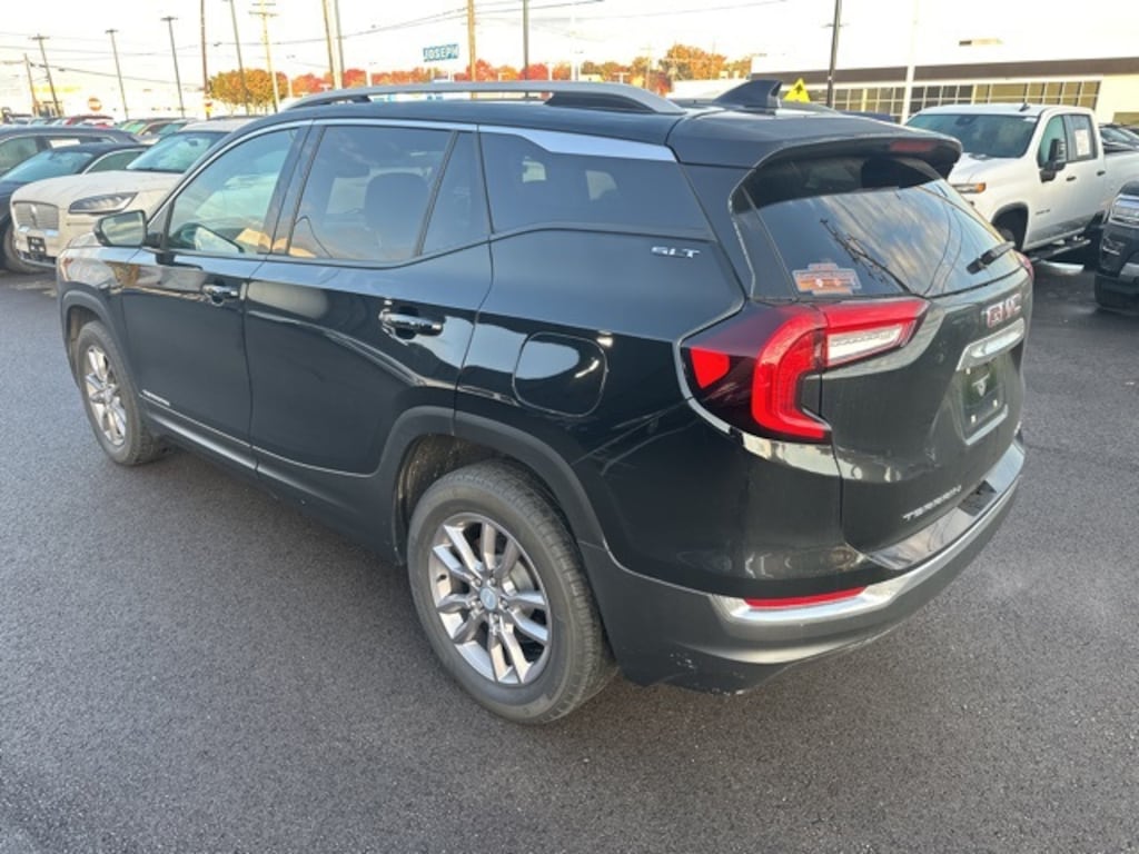 Used 2023 GMC Terrain SLT SUV