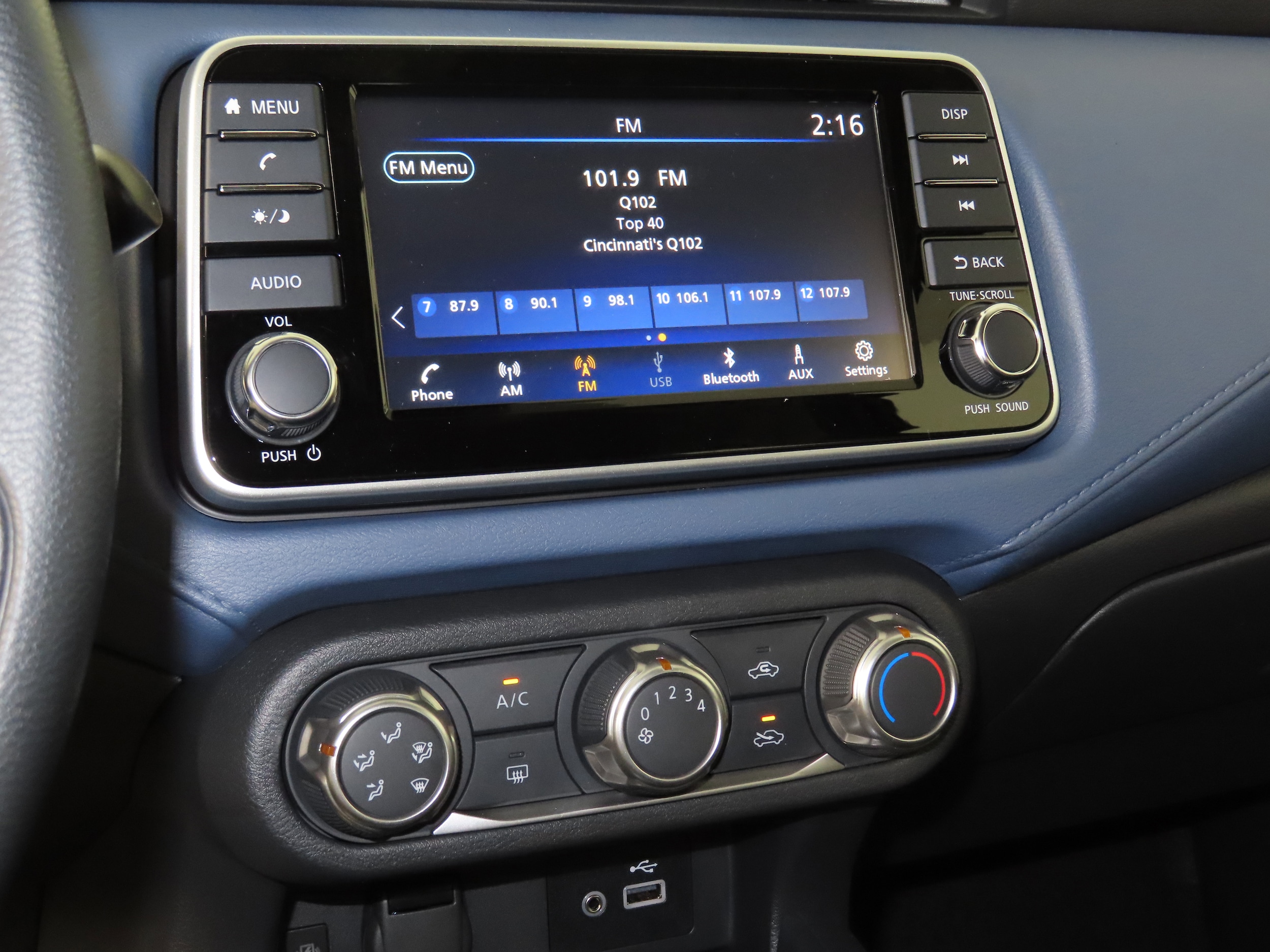 2025 Nissan Versa Sedan SV - Photo 22