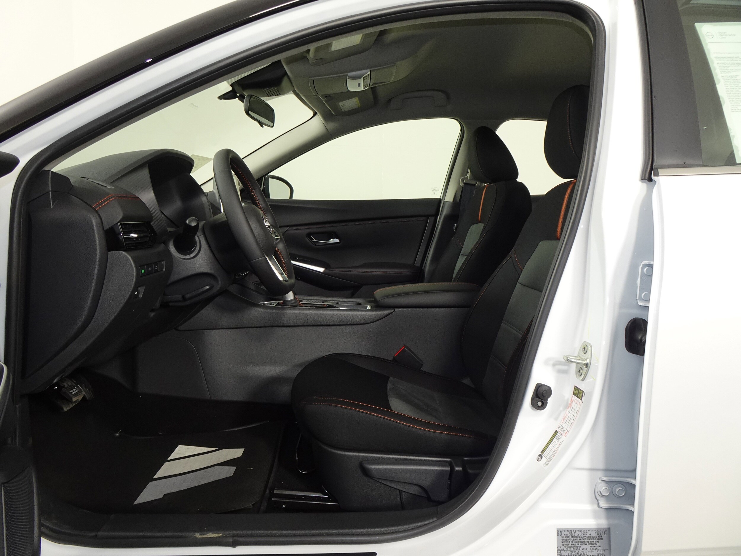 2025 Nissan Sentra SR photo 4