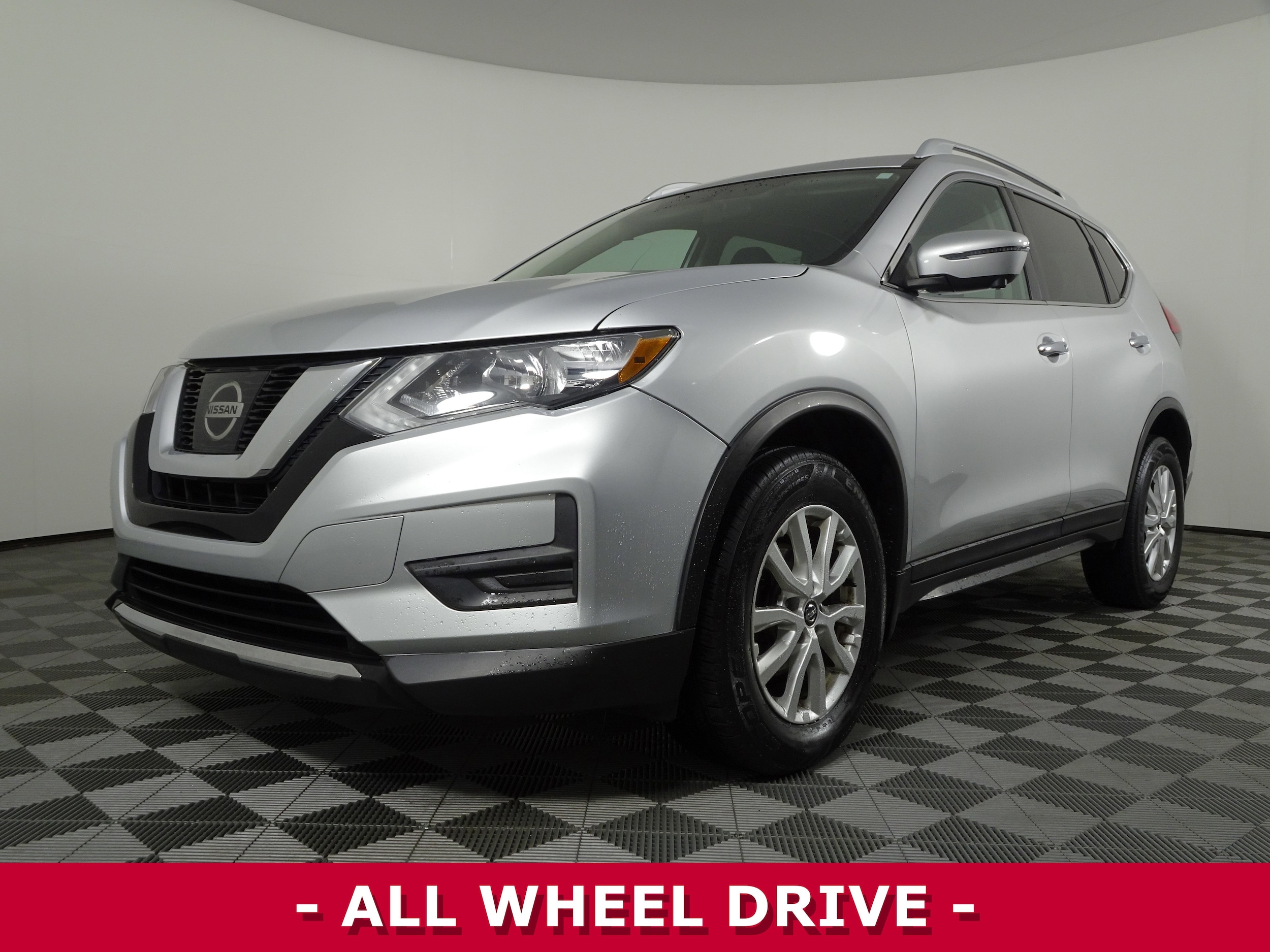2017 Nissan Rogue SV photo 3