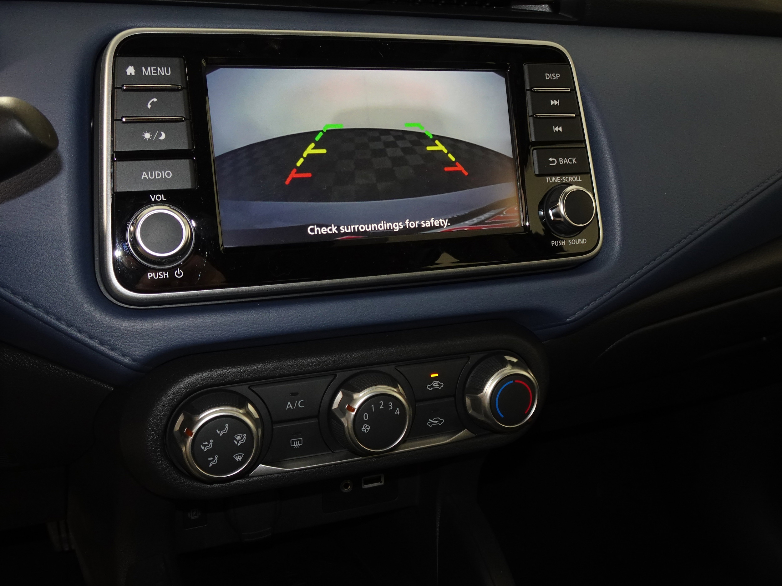 2025 Nissan Versa Sedan SV - Photo 24