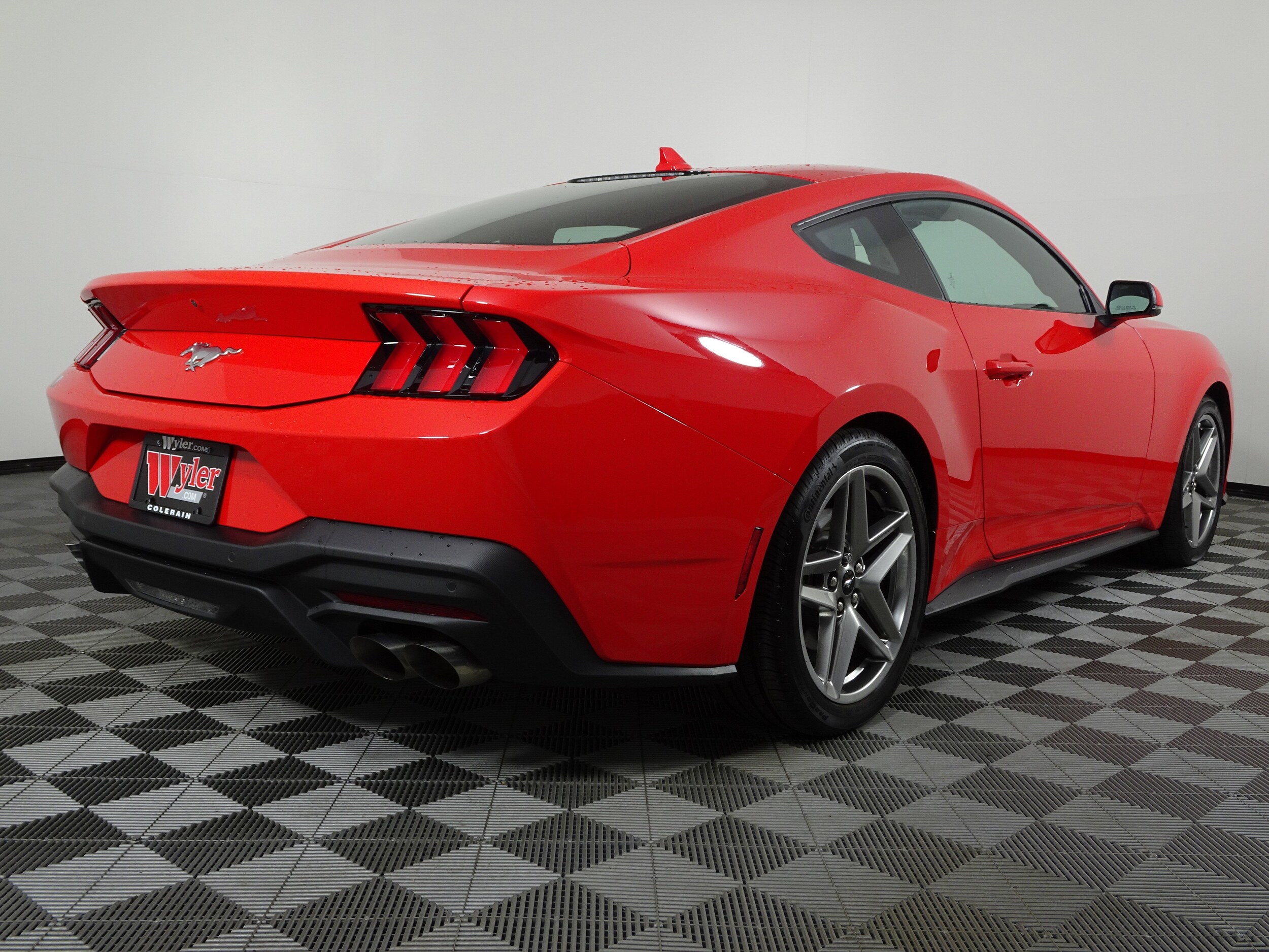 2024 Ford Mustang EcoBoost Premium photo 3