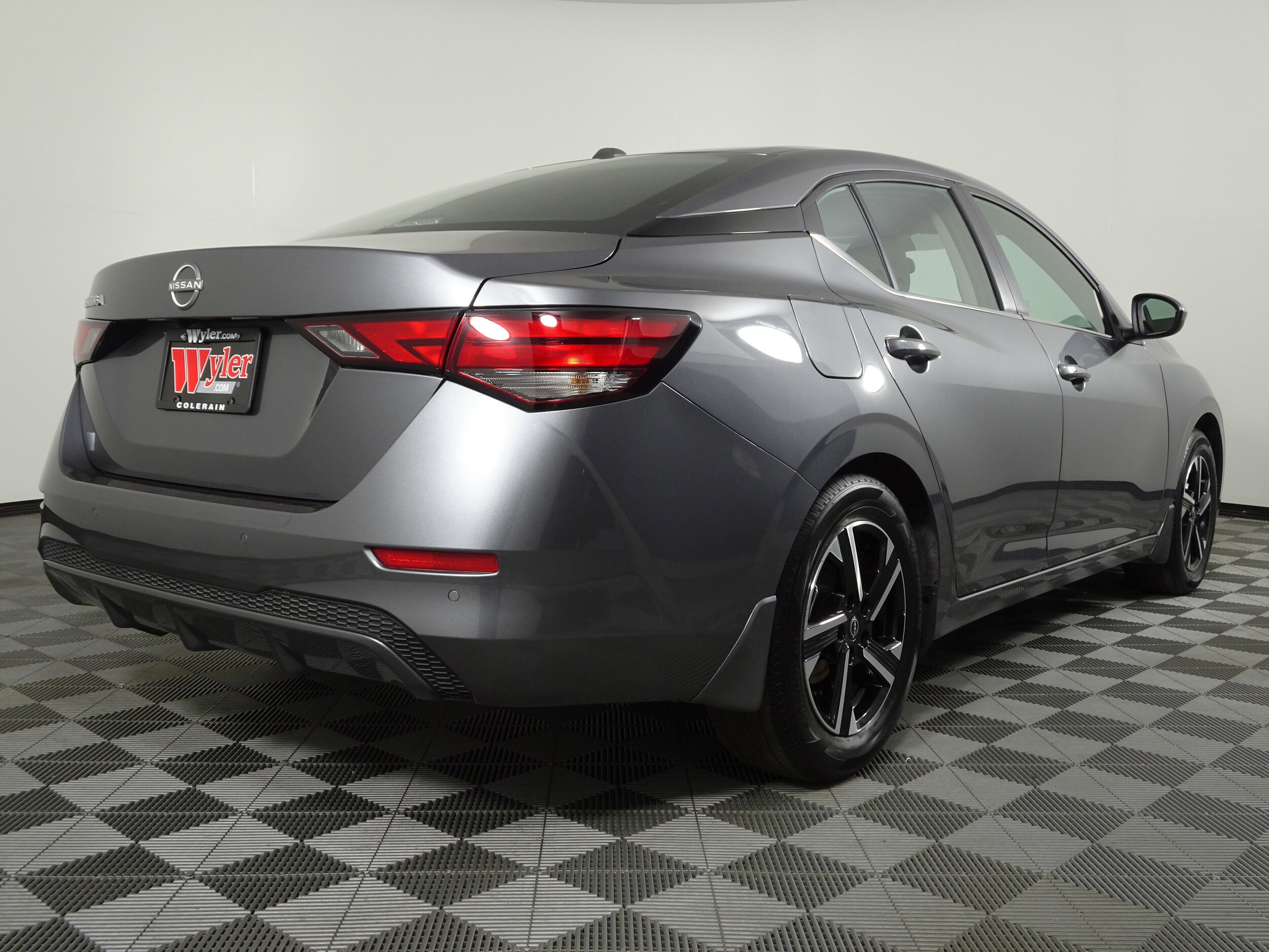 2025 Nissan Sentra SV photo 3