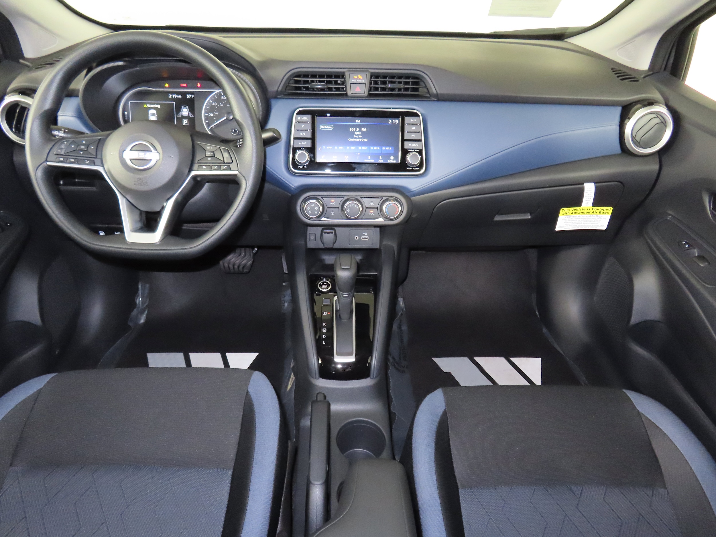 2025 Nissan Versa Sedan SV - Photo 10