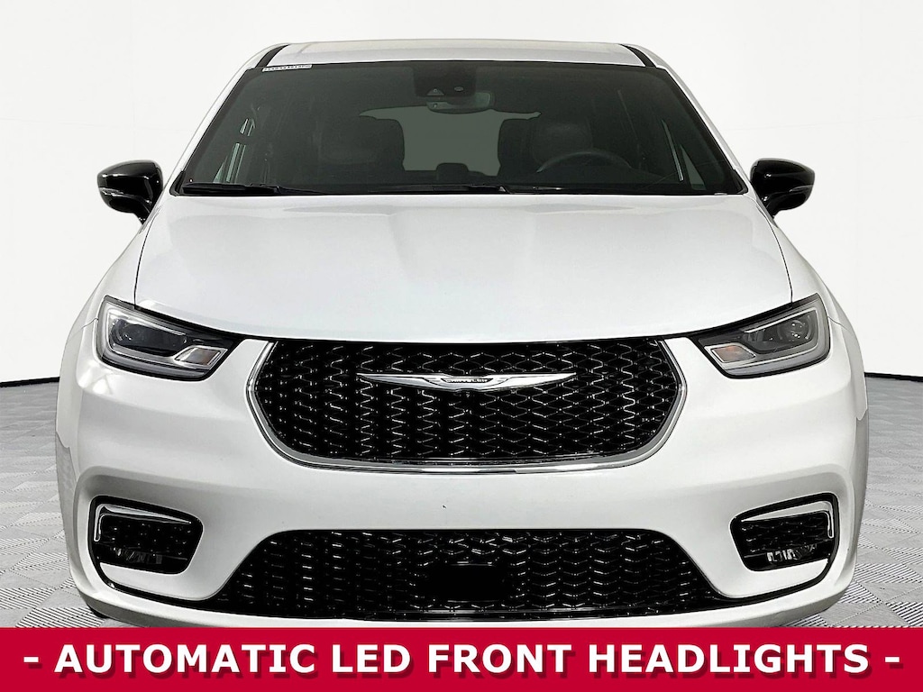 Used 2025 Chrysler Pacifica Select Minivan/Van