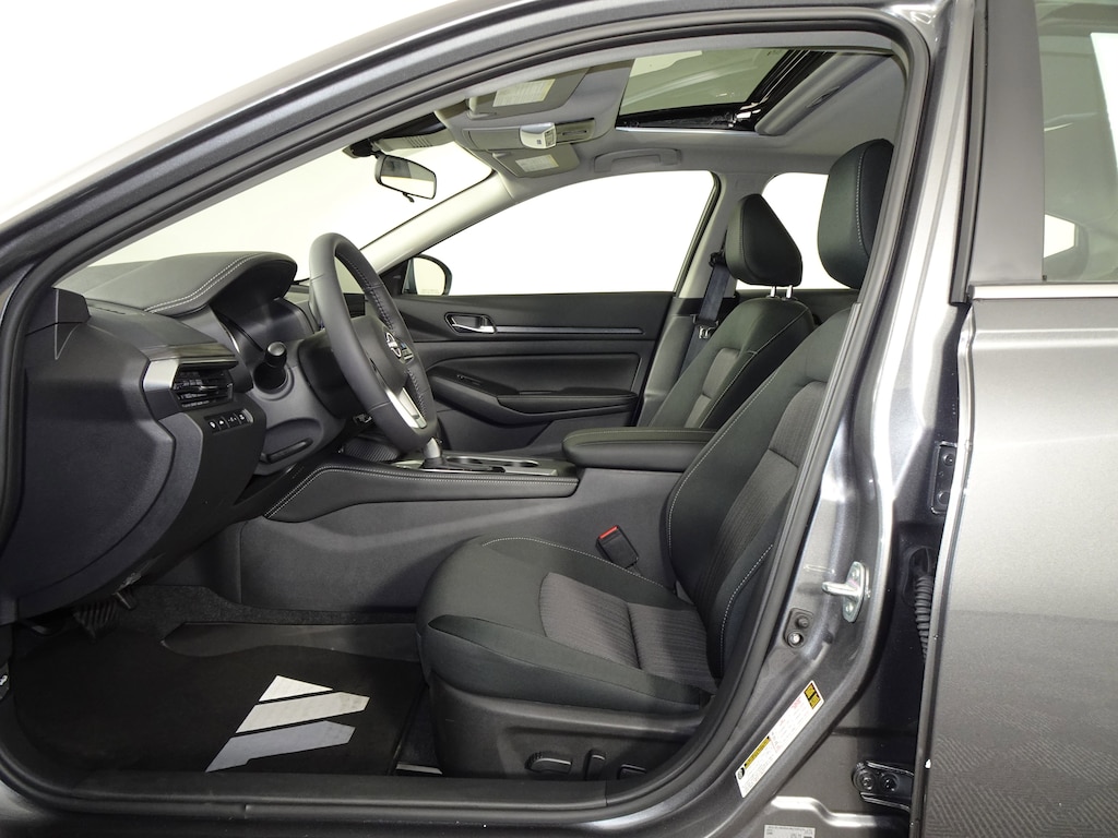 New 2025 Nissan Altima SV Sedan